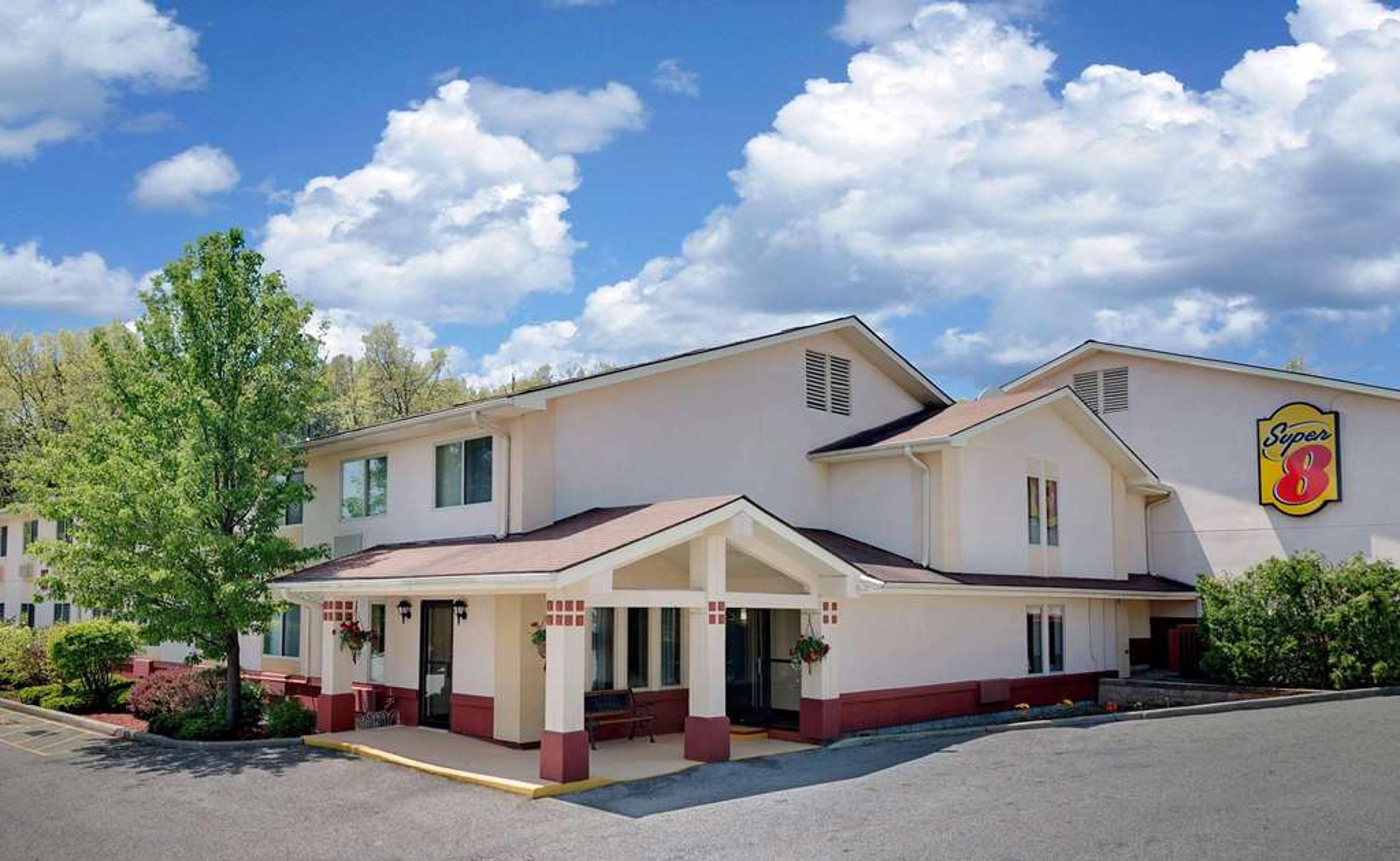 SUPER 8 BY WYNDHAM NEWBURGH/WEST PO