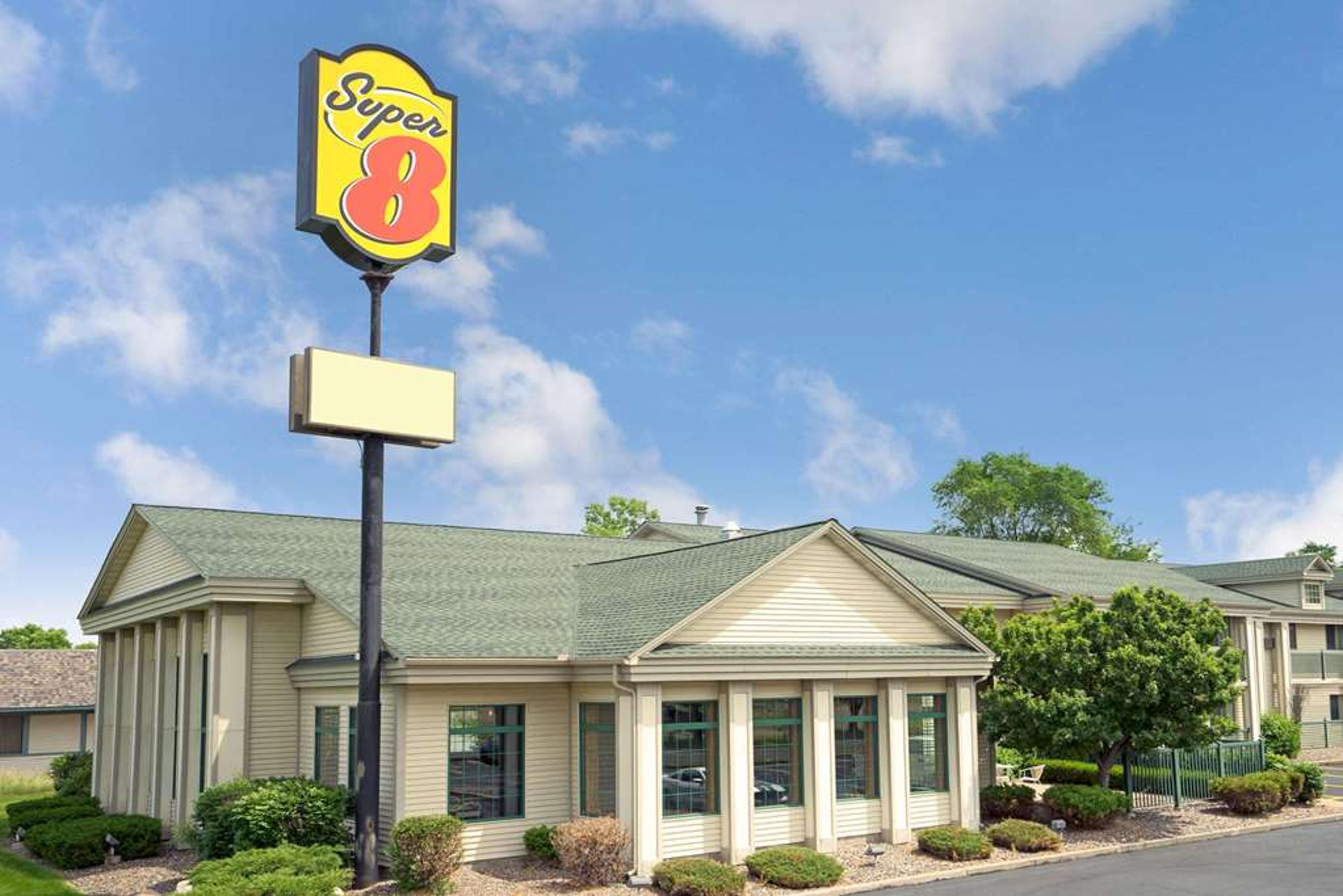 SUPER 8 HUDSON WI