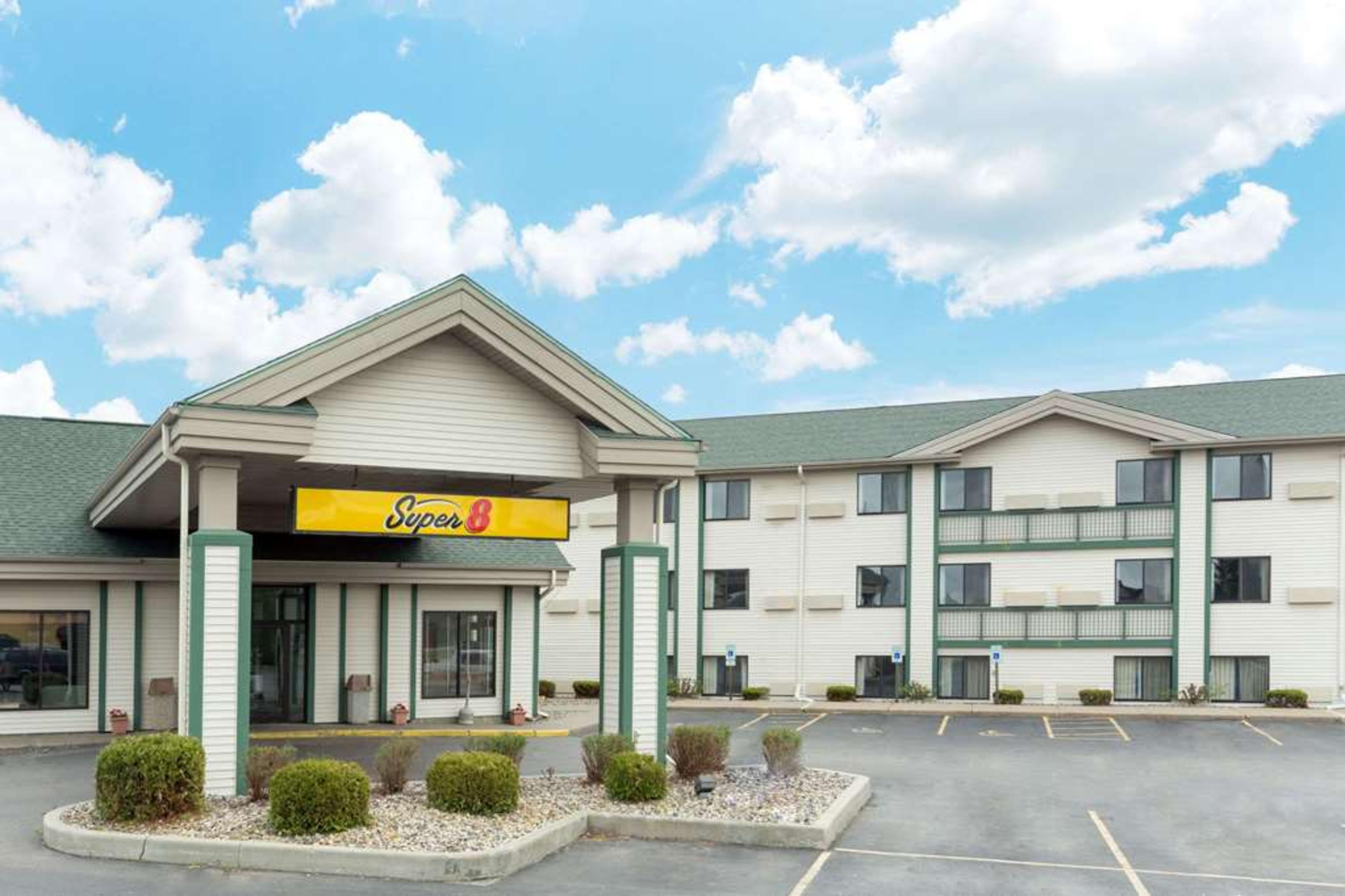 SUPER 8 WISCONSIN DELLS WI