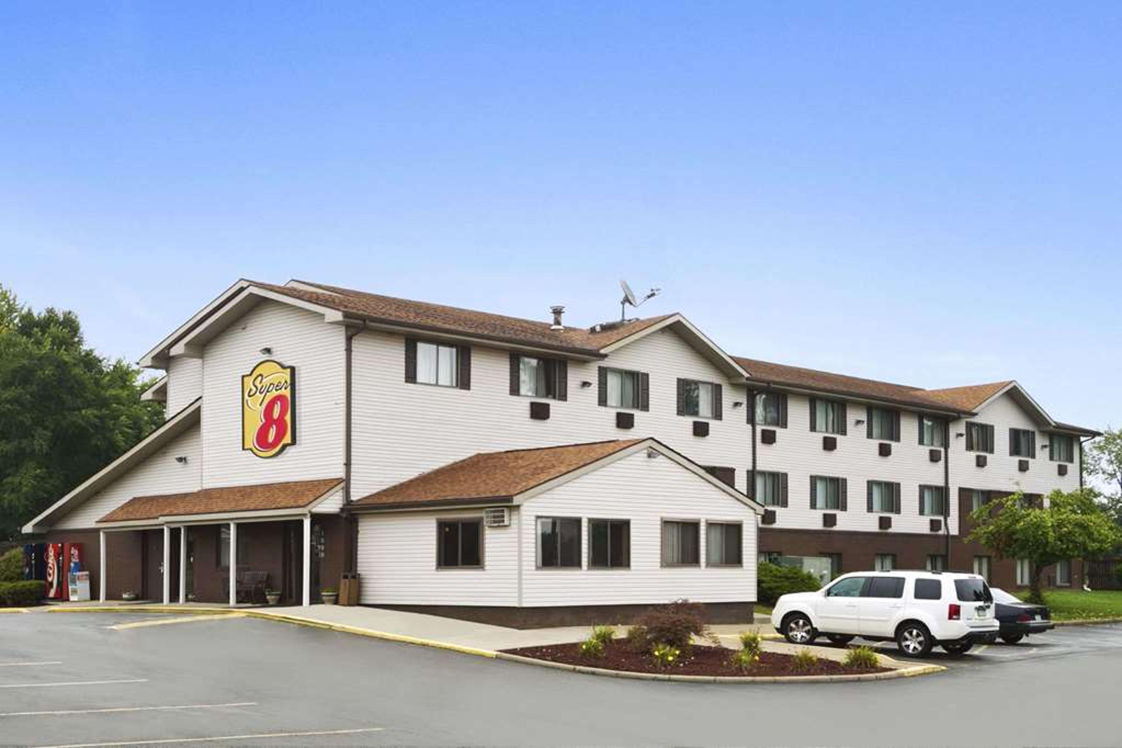 SUPER 8 NEW CASTLE PA