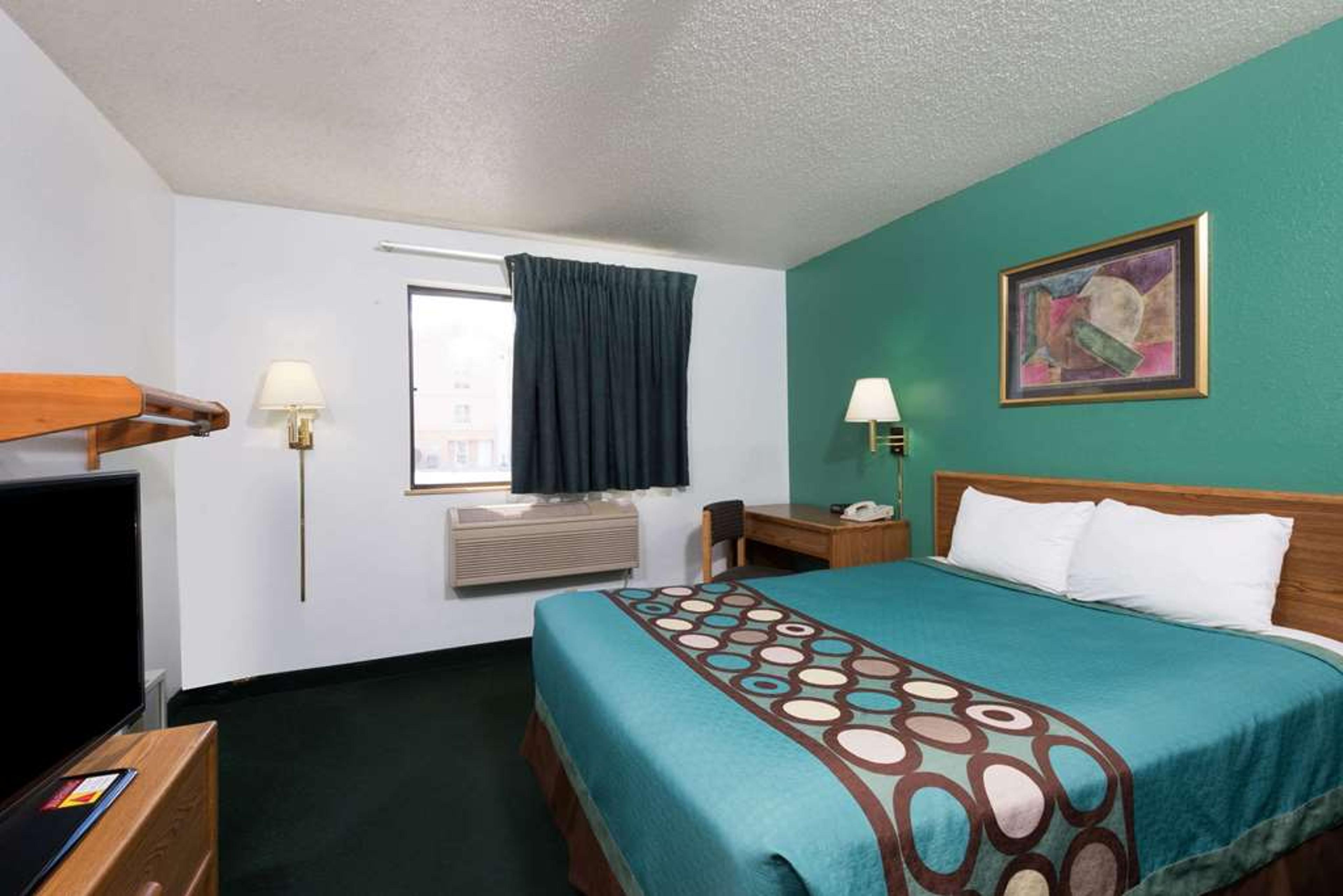 SUPER 8 BY WYNDHAM NEW STANTON
