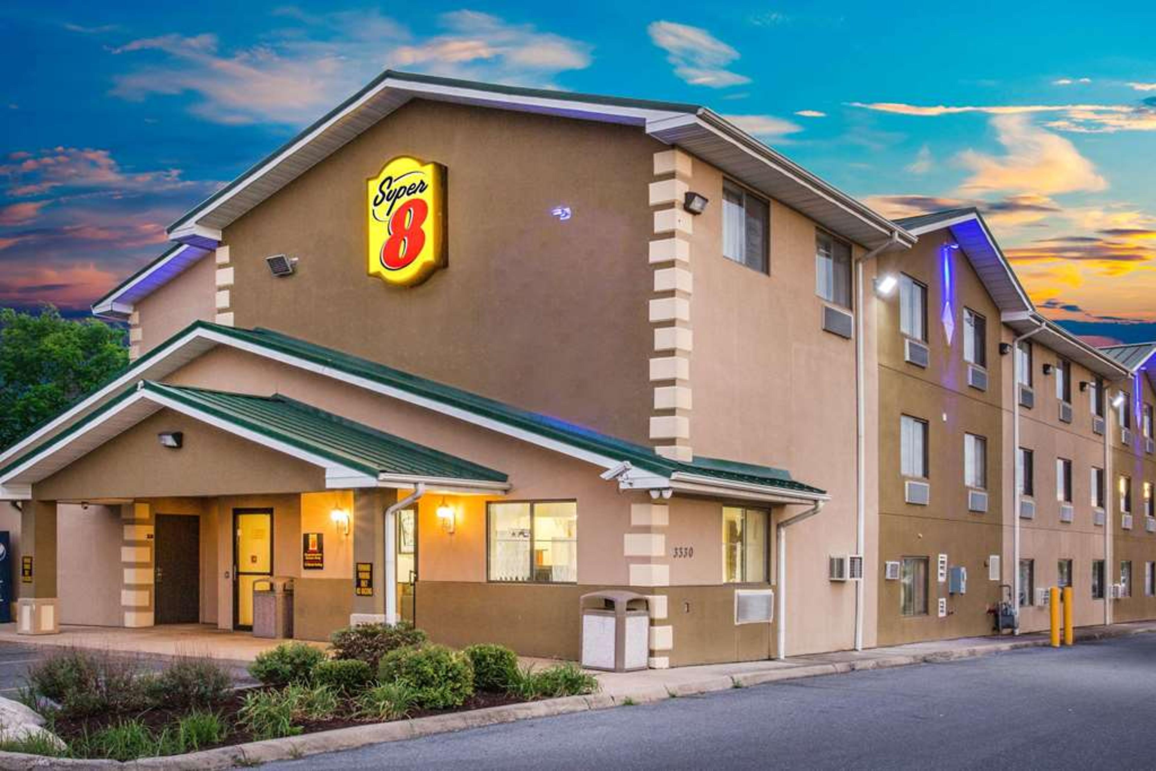 SUPER 8 BY WYNDHAM HARRISONBURG