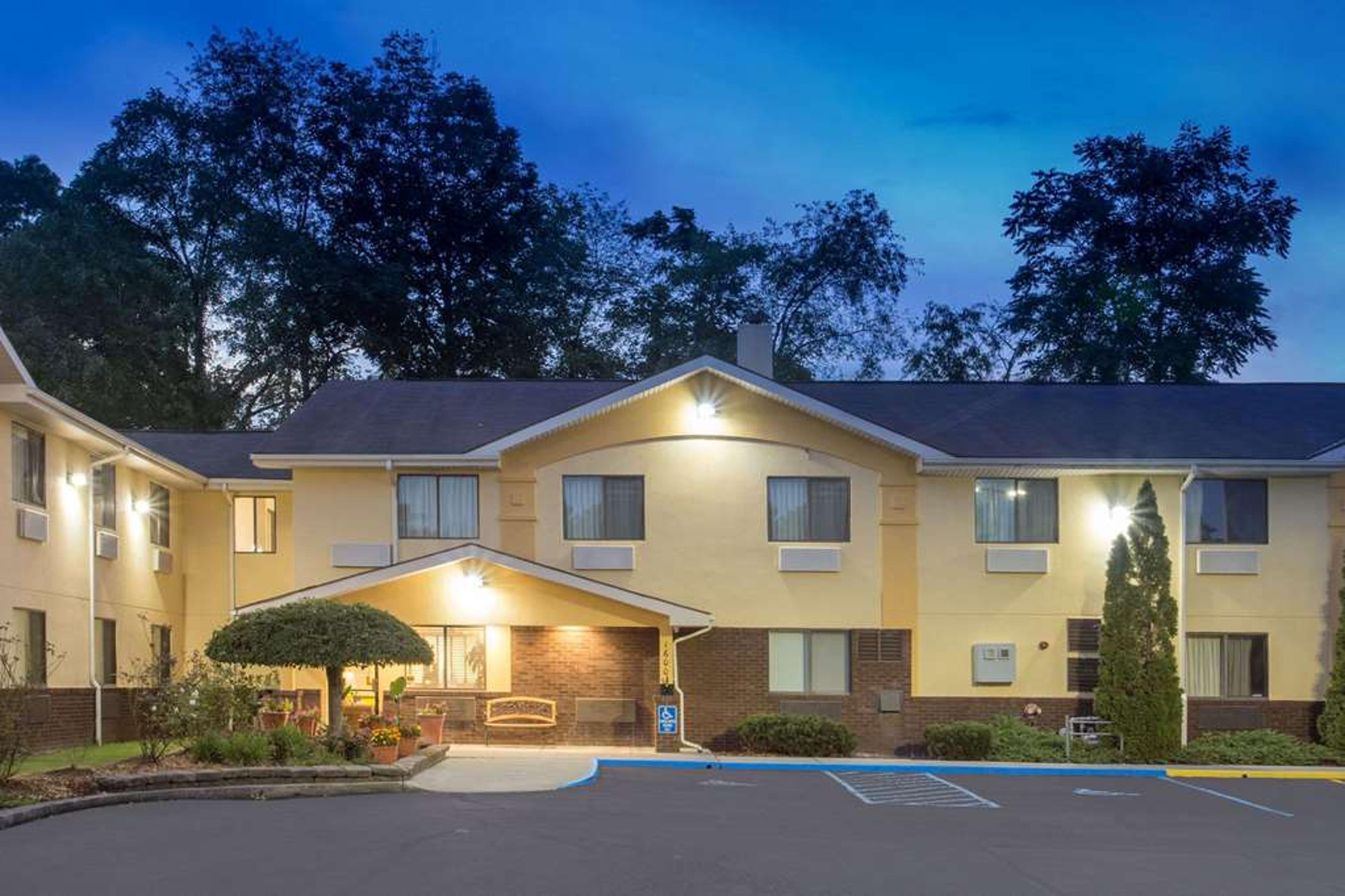 SUPER 8 BY WYNDHAM RADFORD VA