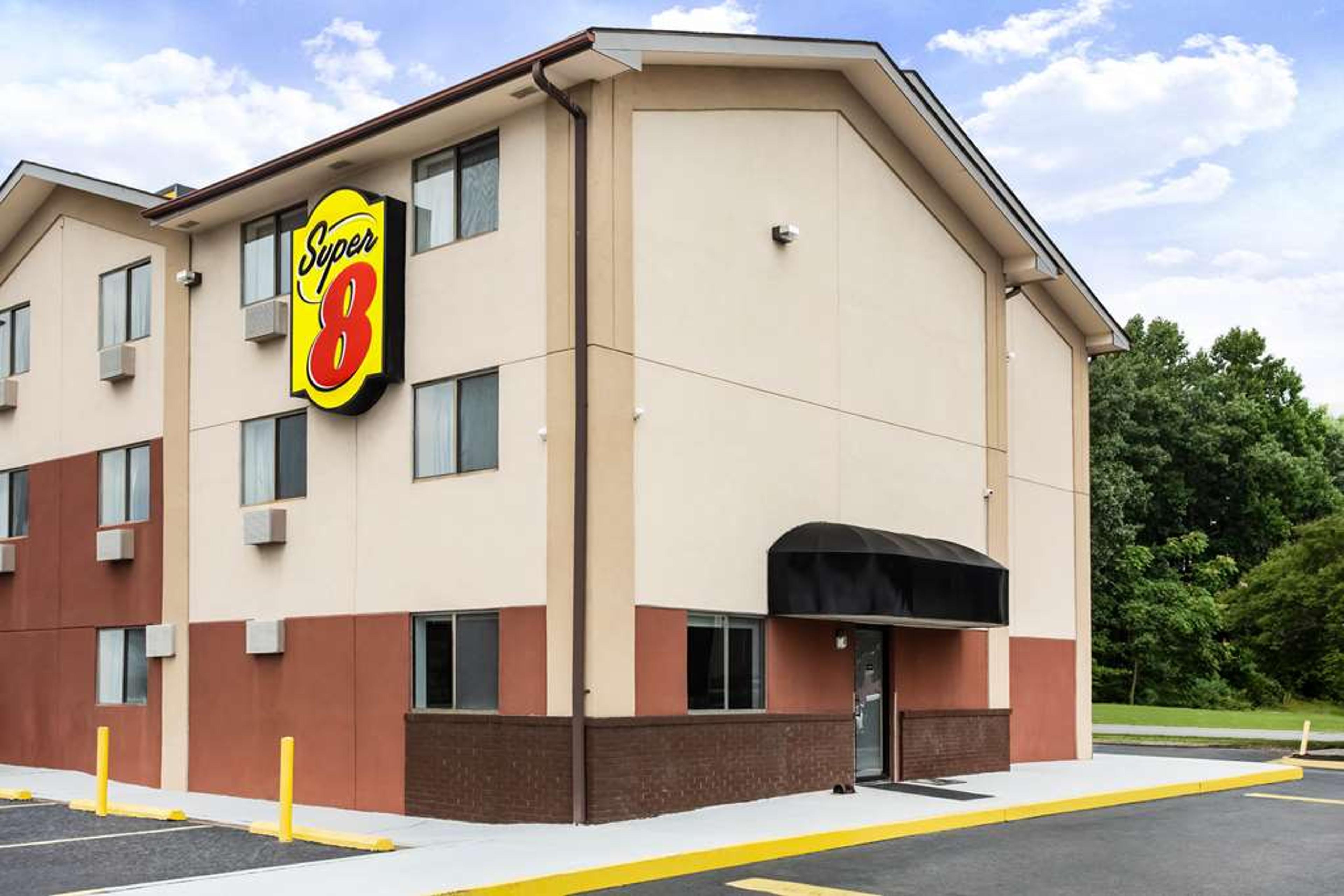 SUPER 8 BY WYNDHAM CHESTER/RICHMOND