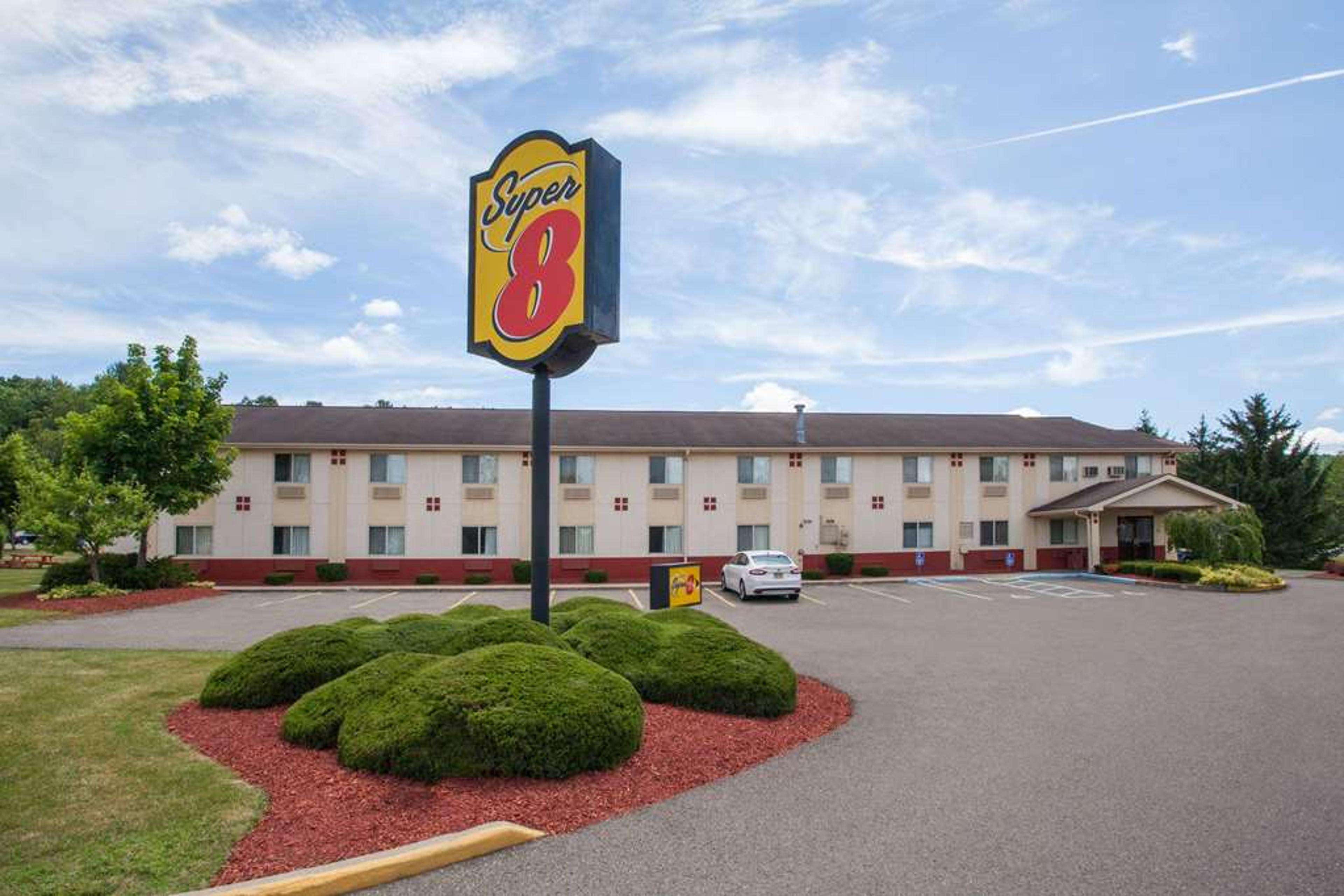 SUPER 8 BY WYNDHAM SIDNEY NY