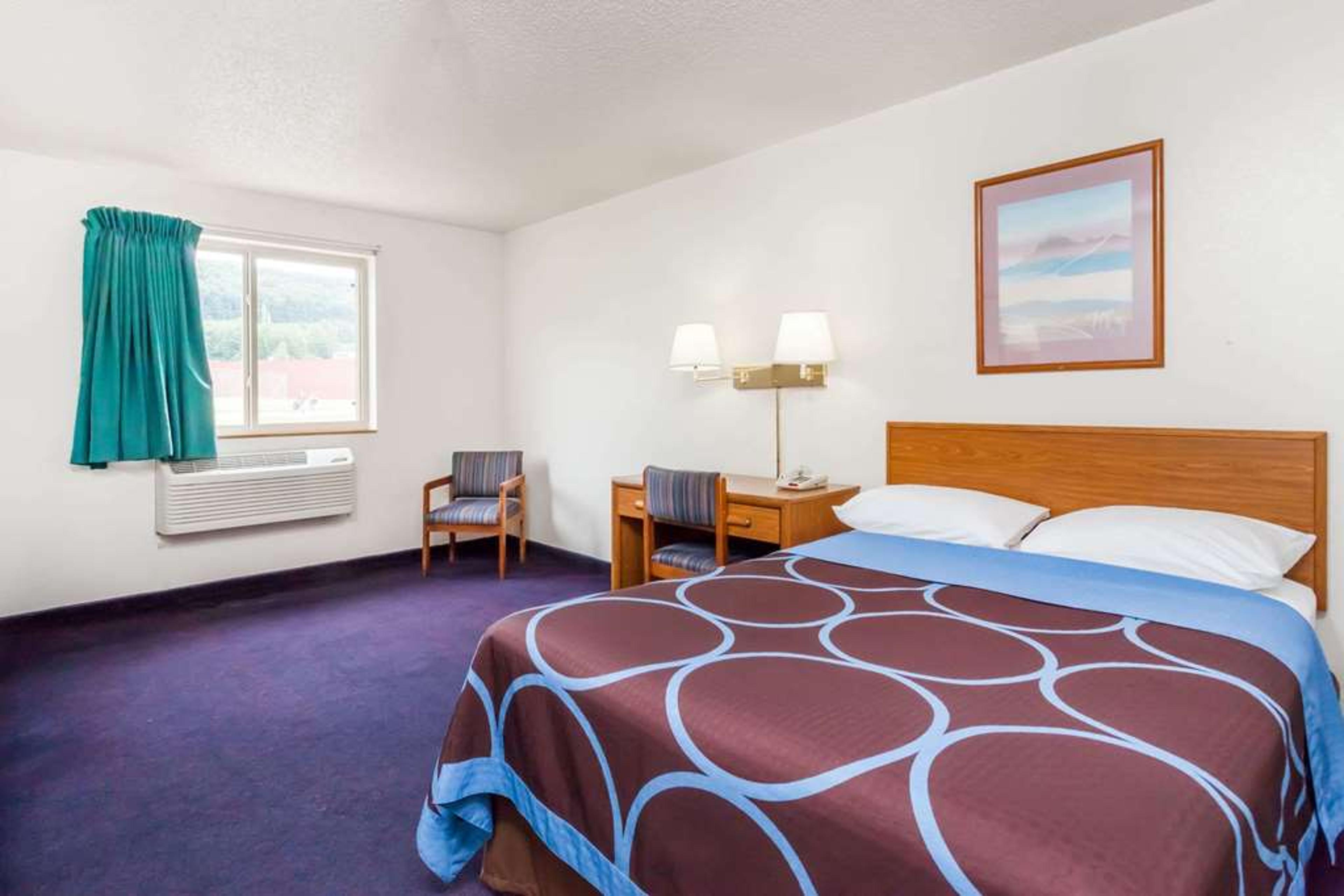 SUPER 8 BY WYNDHAM SIDNEY NY