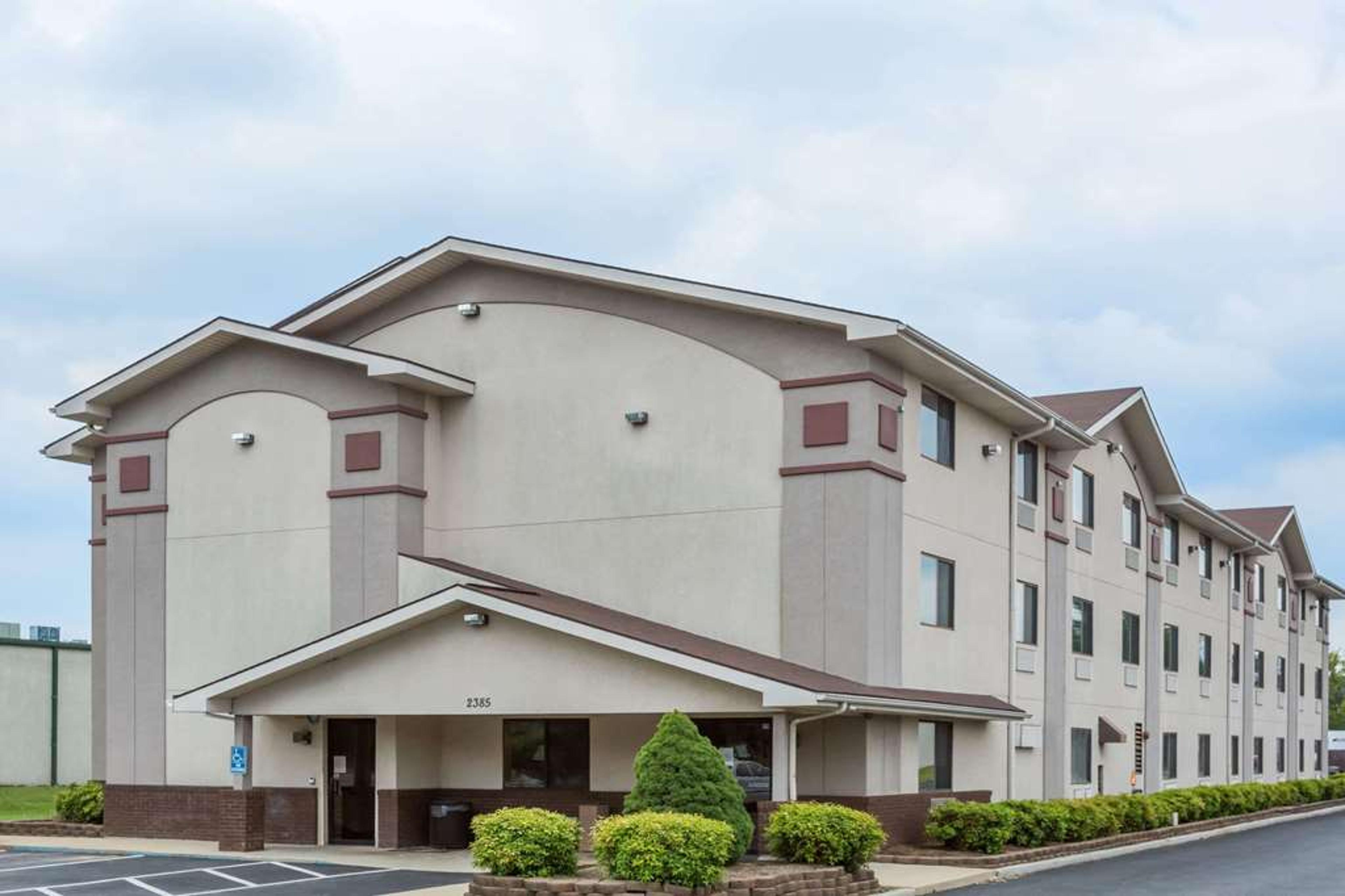 SUPER 8 BY WYNDHAM DANVILLE VA