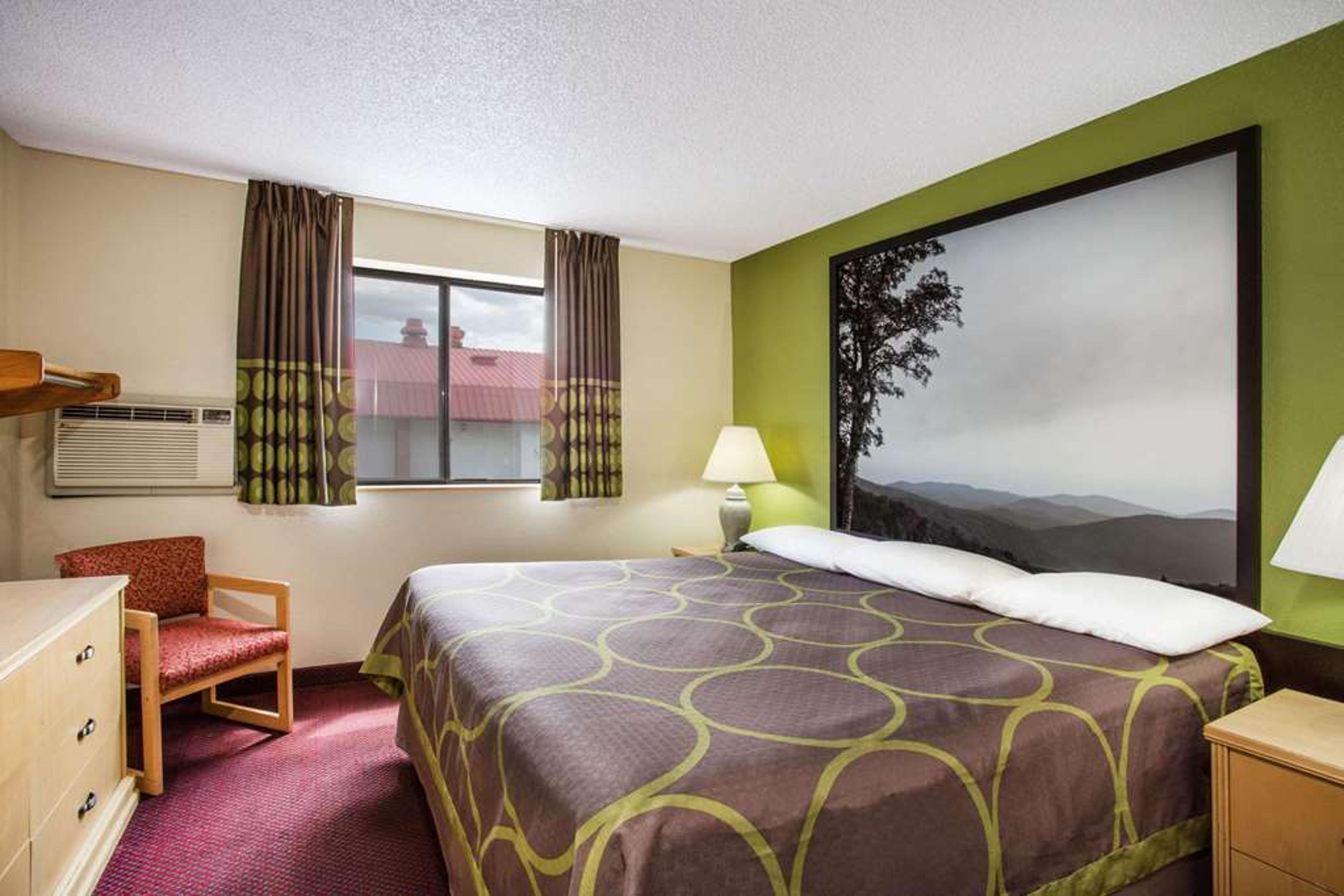 SUPER 8 BY WYNDHAM SALEM VA