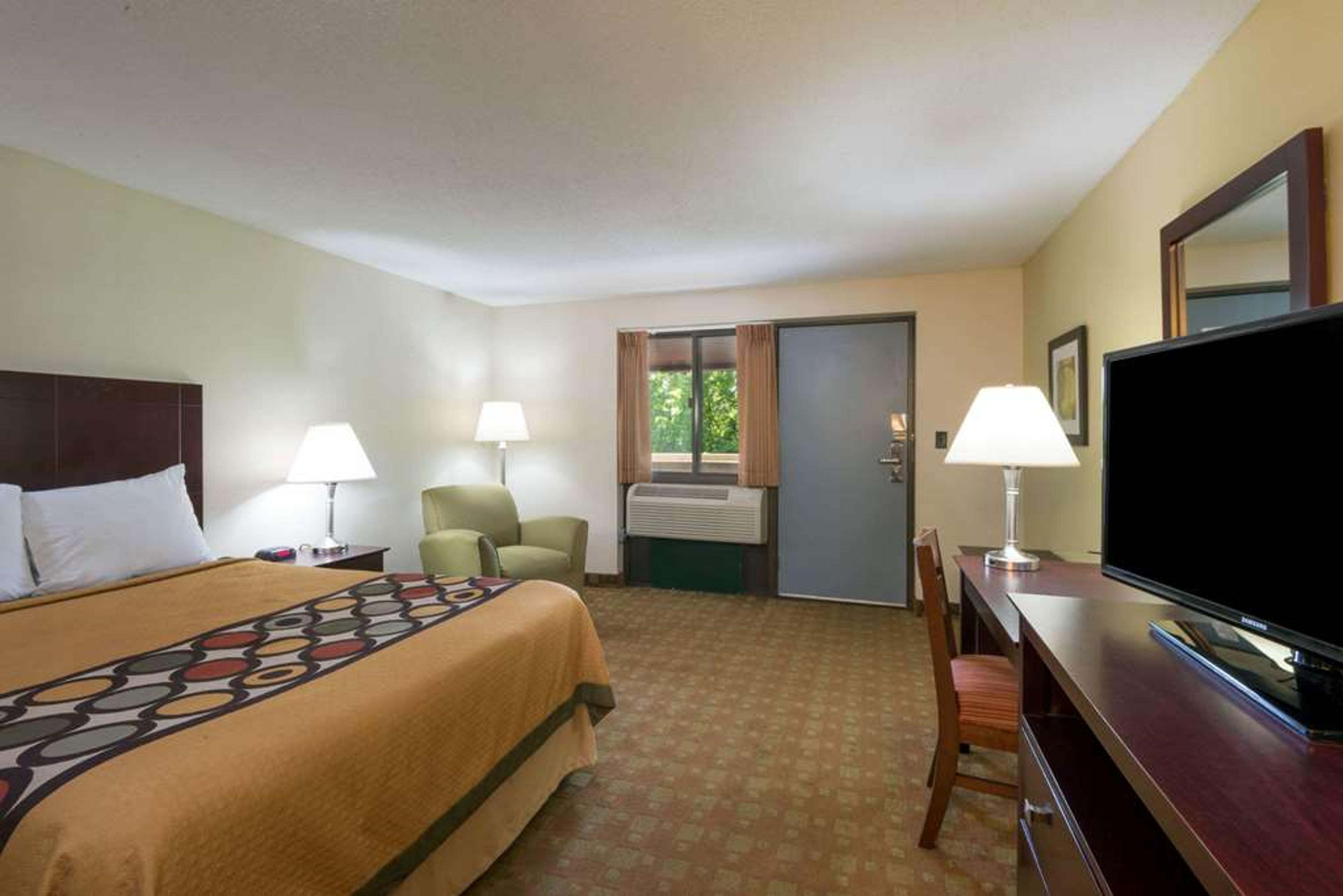 SUPER 8 WHITE RIVER JUNCTION