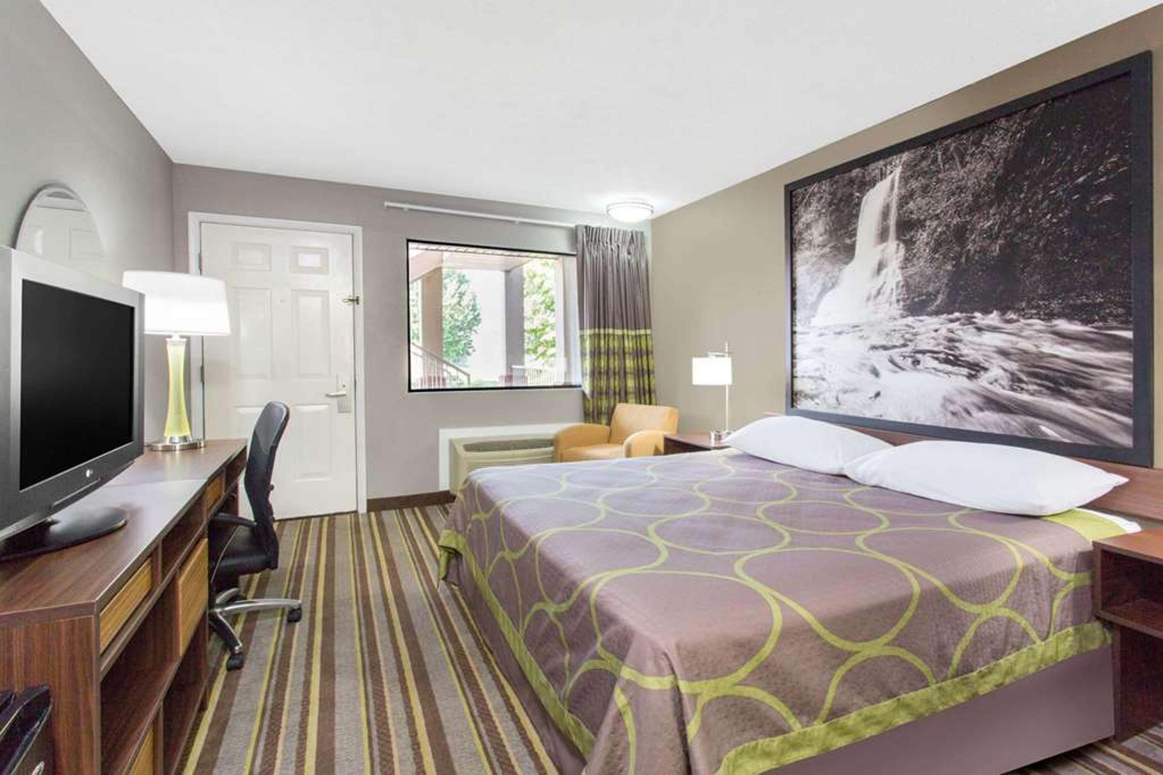 SUPER 8 BY WYNDHAM WYTHEVILLE