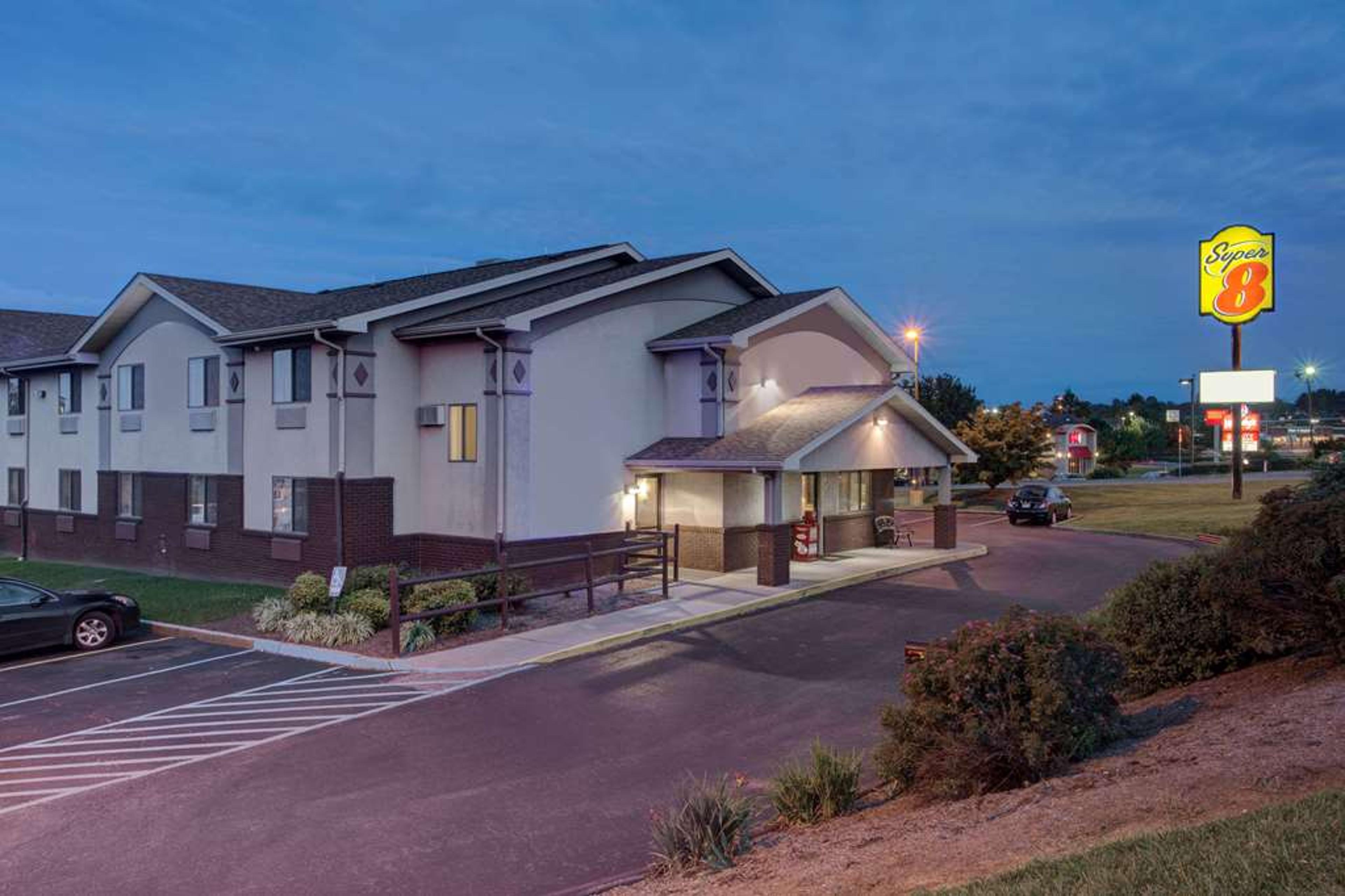 SUPER 8 BY WYNDHAM CHRISTIANSBURG/B