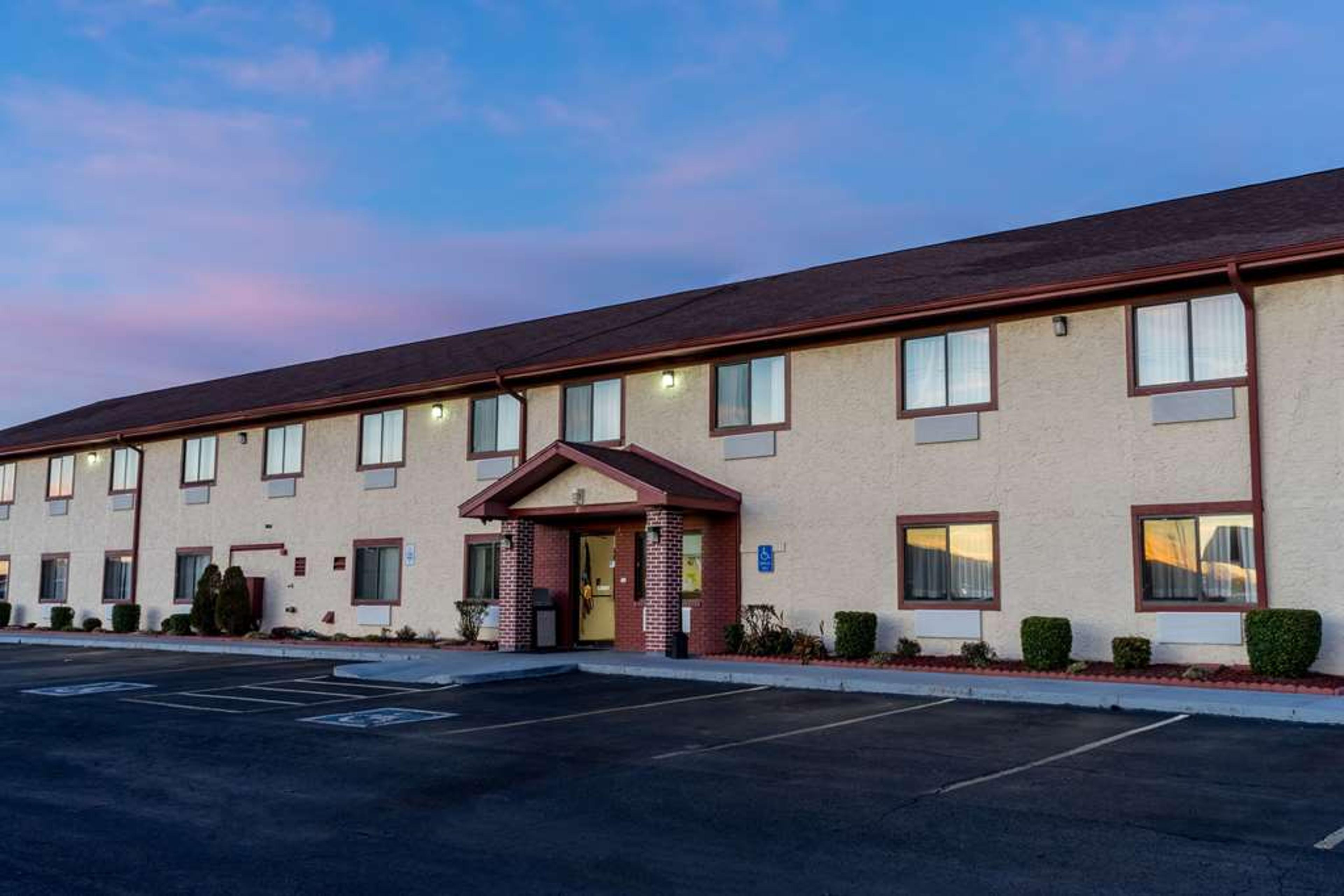 SUPER 8 BY WYNDHAM CAMPBELLSVILLE K