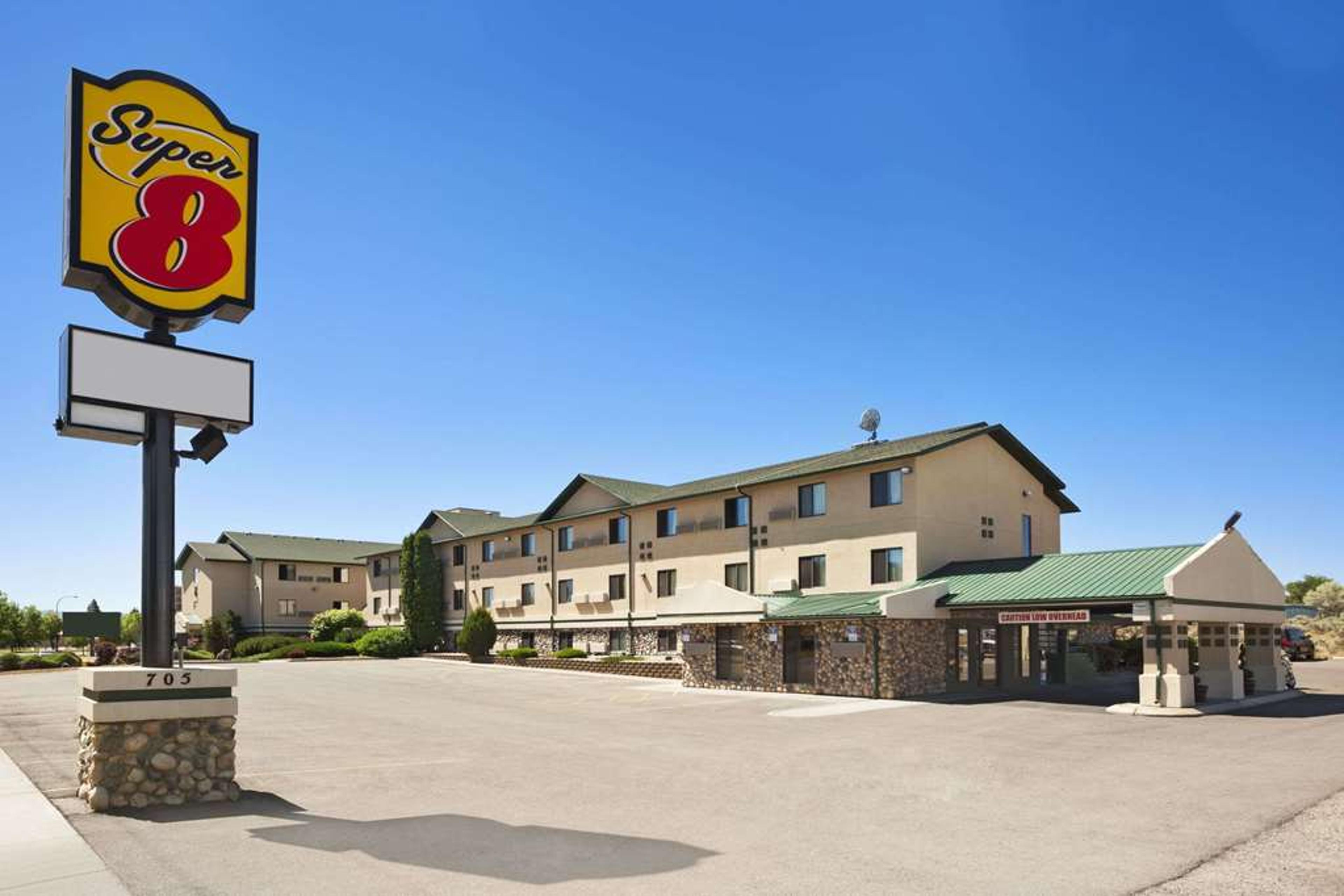 SUPER 8 BY WYNDHAM IDAHO FALLS