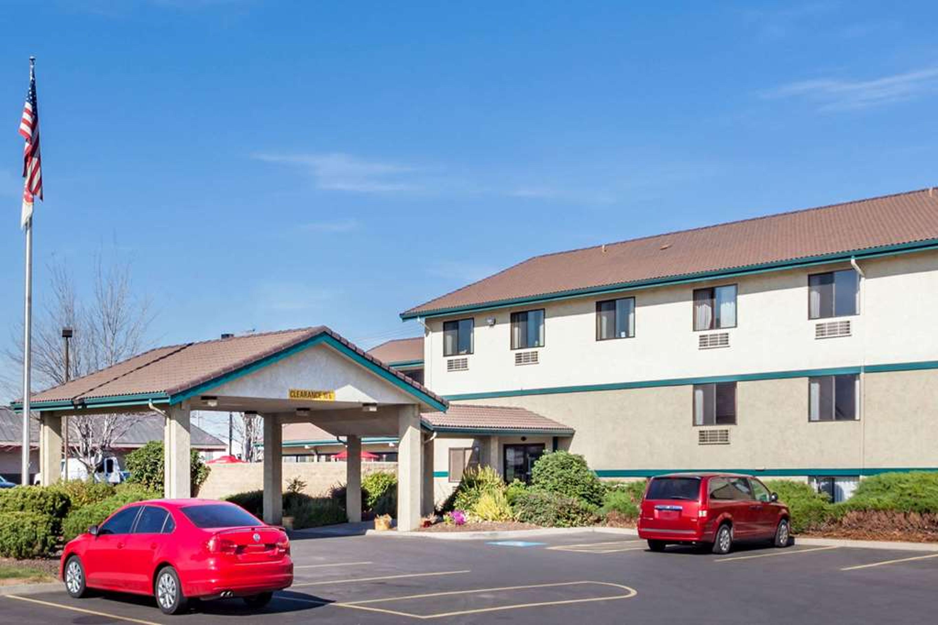SUPER 8 BY WYNDHAM UNION GAP YAKIMA