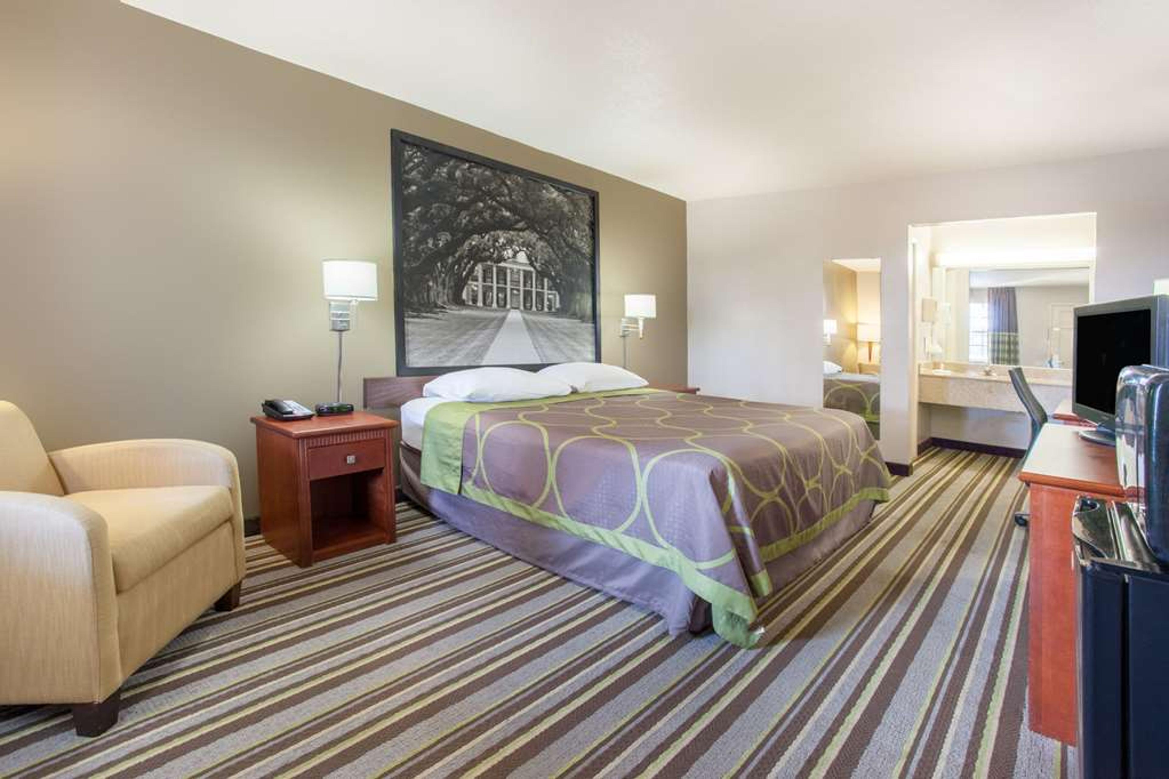 SUPER 8 BY WYNDHAM MONROE WEST