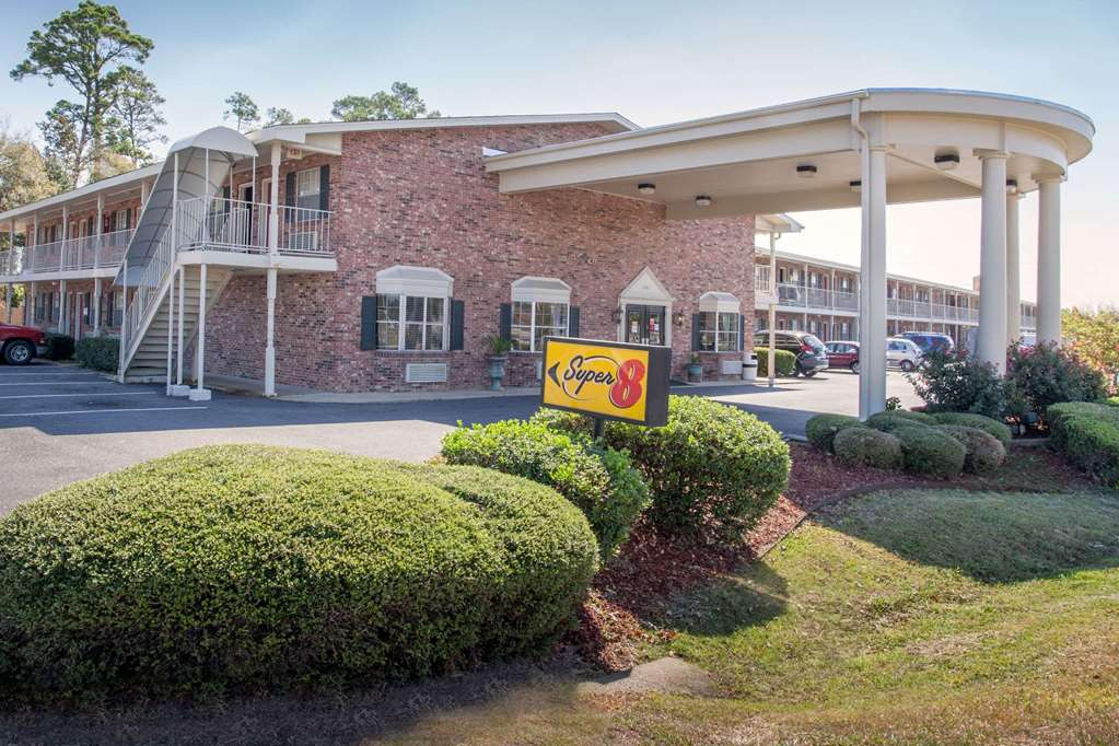 SUPER 8 BY WYNDHAM MONROE WEST