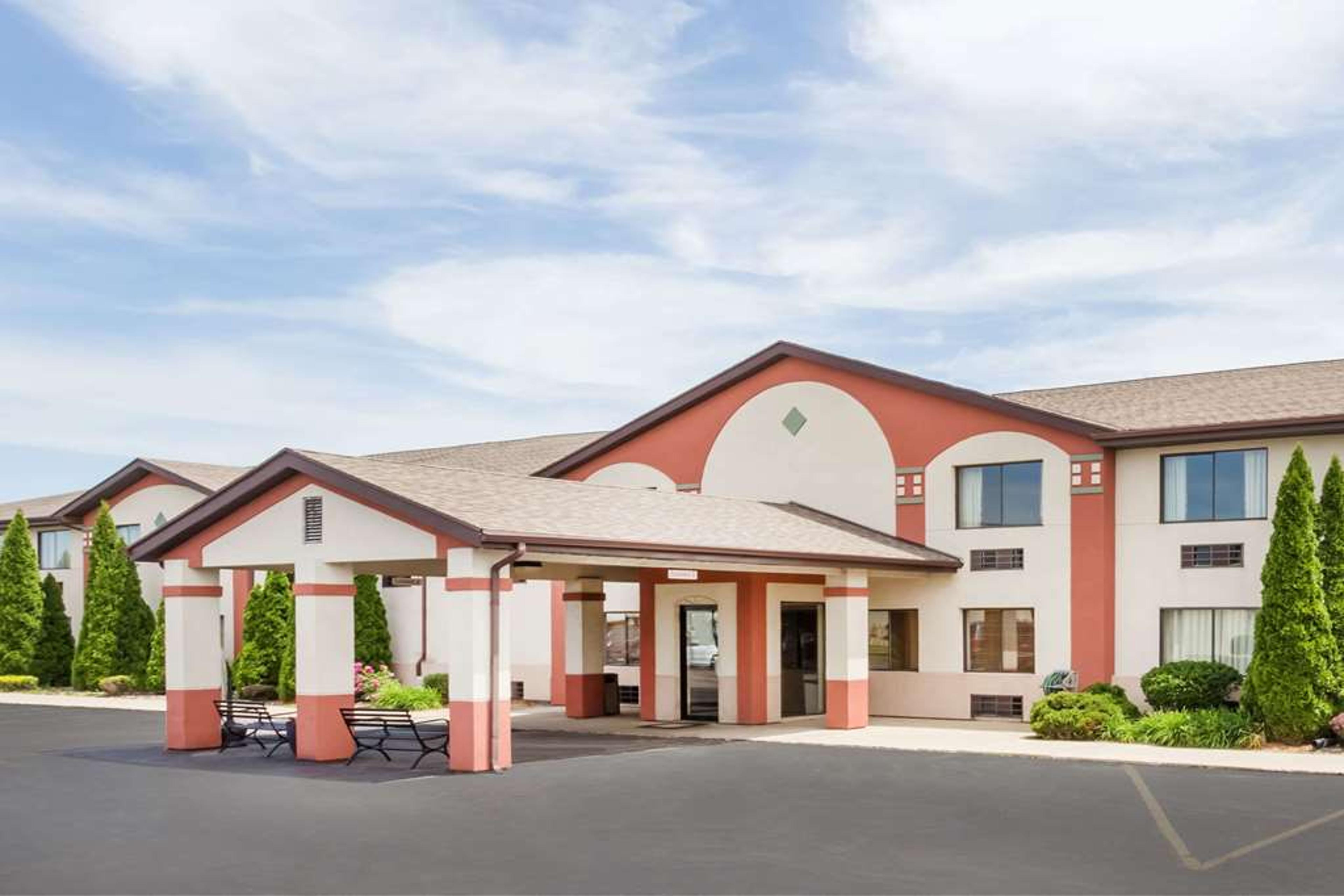 SUPER 8 BY WYNDHAM PLYMOUTH