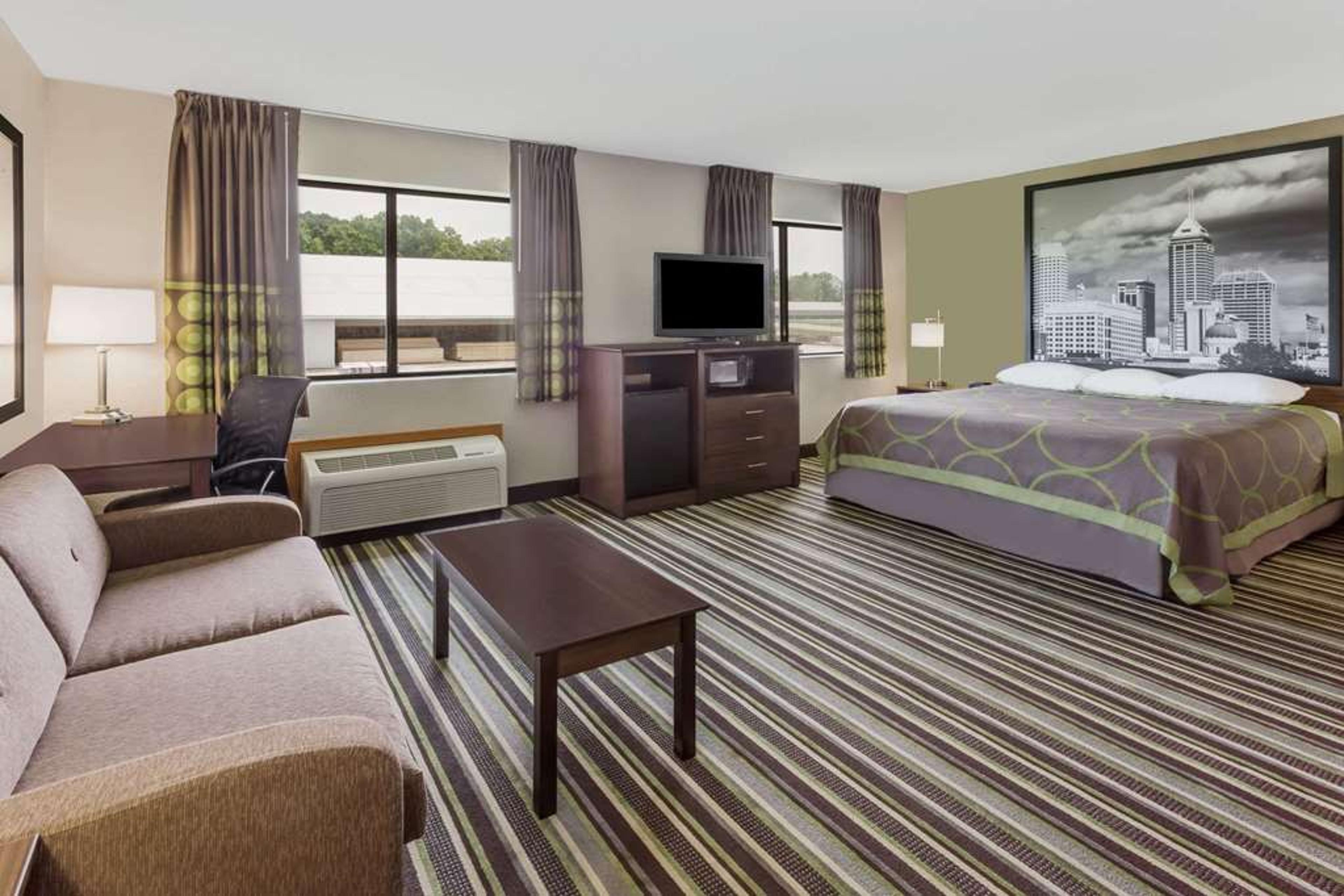 SUPER 8 BY WYNDHAM PLYMOUTH