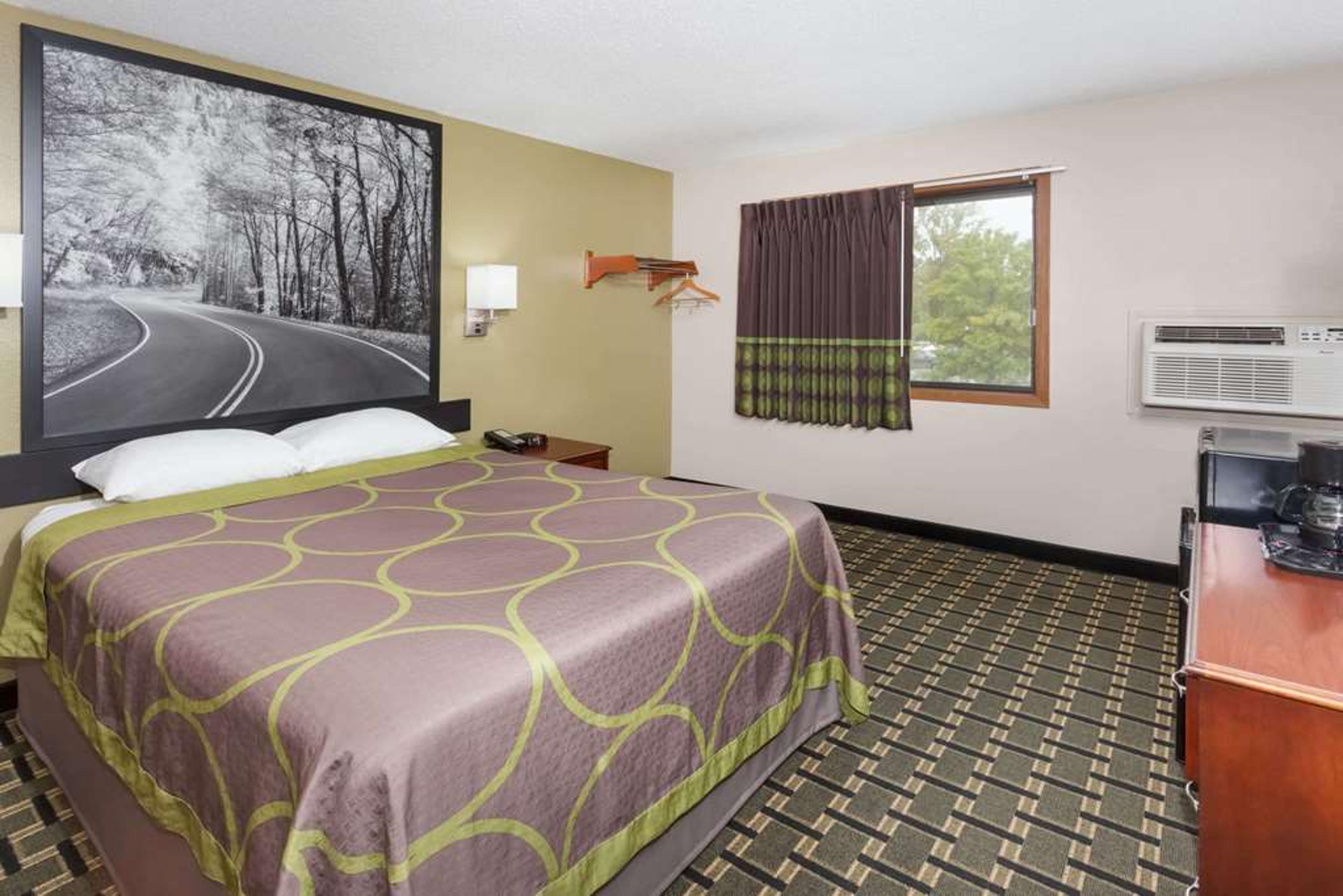 SUPER 8 BY WYNDHAM MICHIGAN CITY
