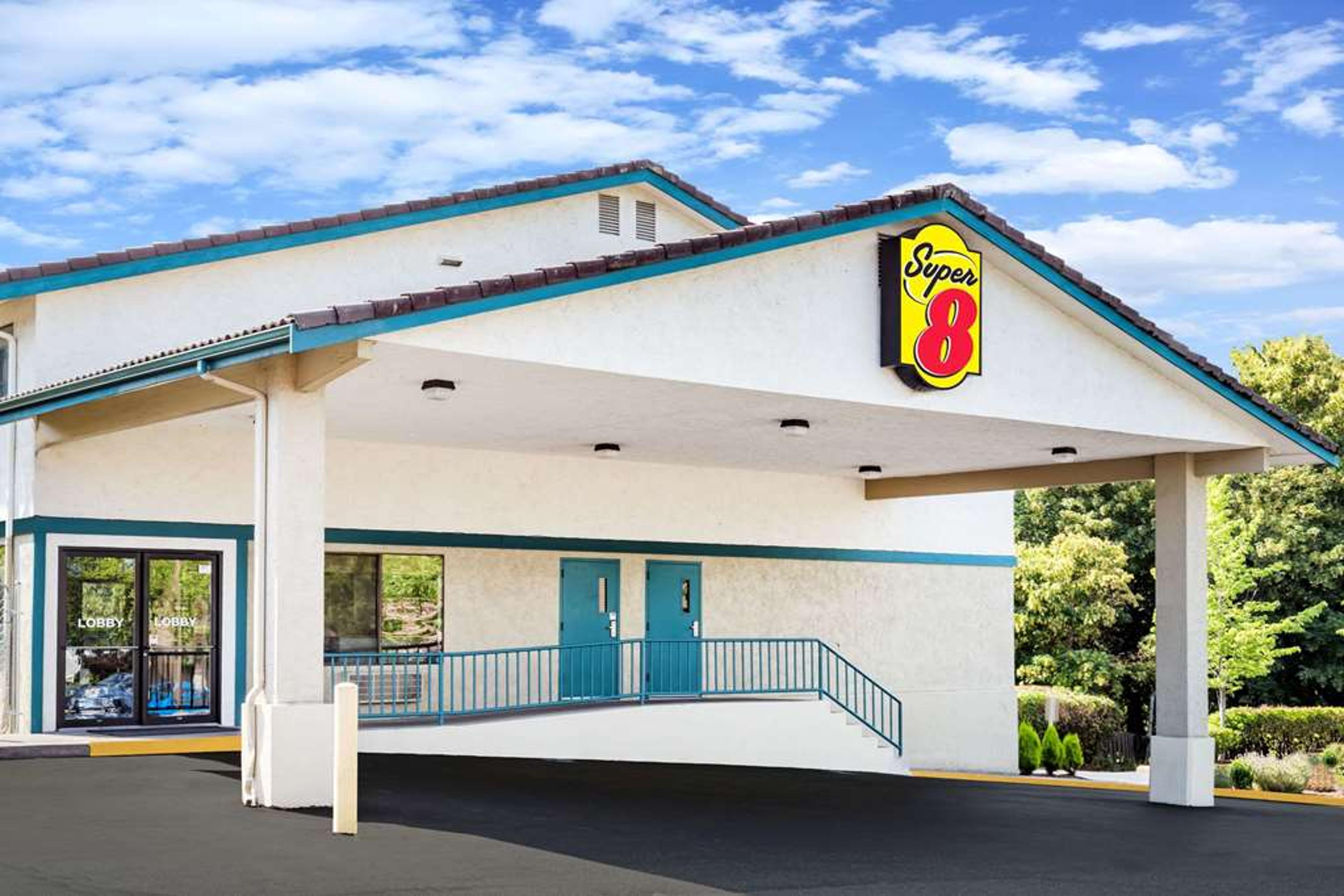 SUPER 8 BY WYNDHAM BREMERTON