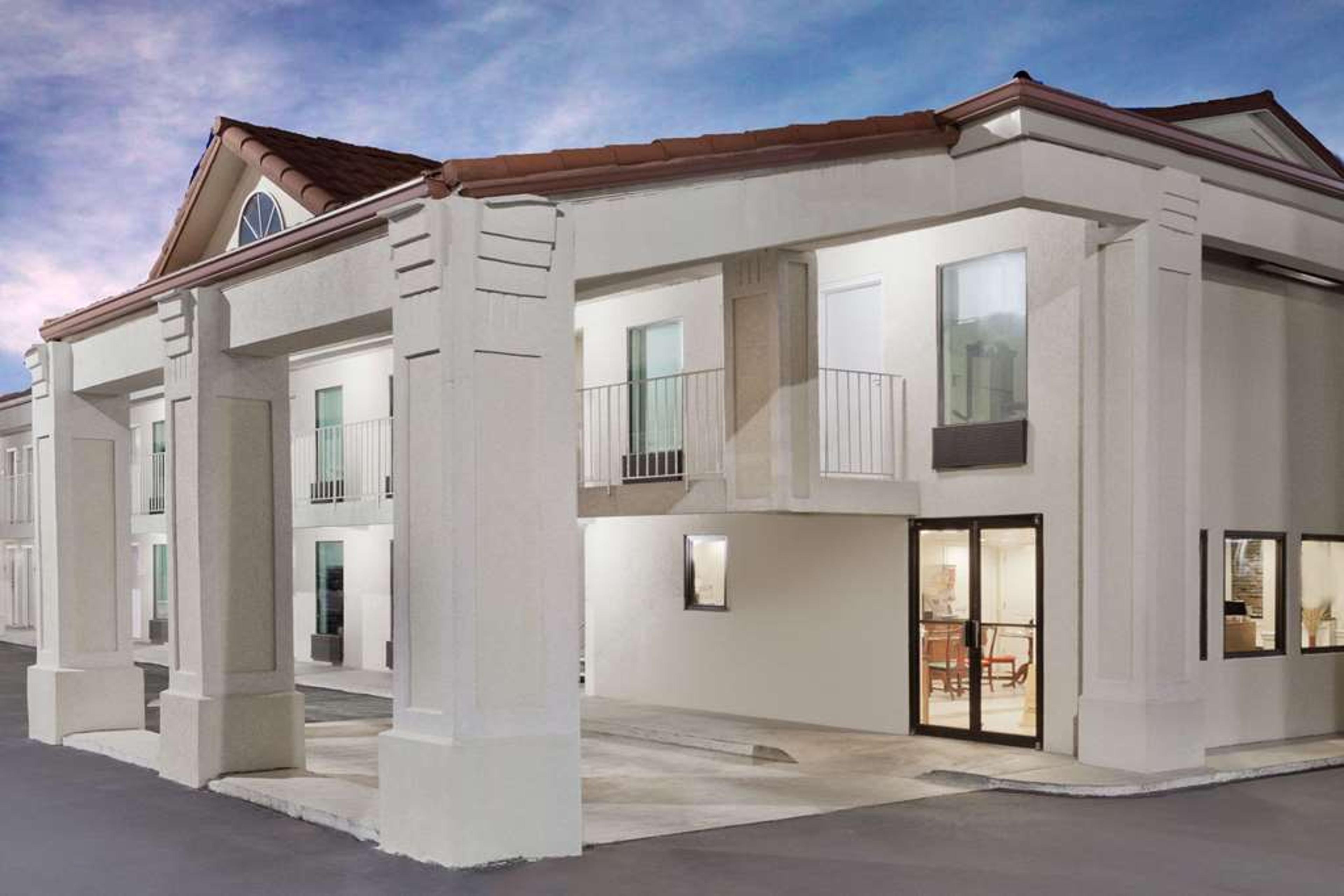 Hotel Photo 1