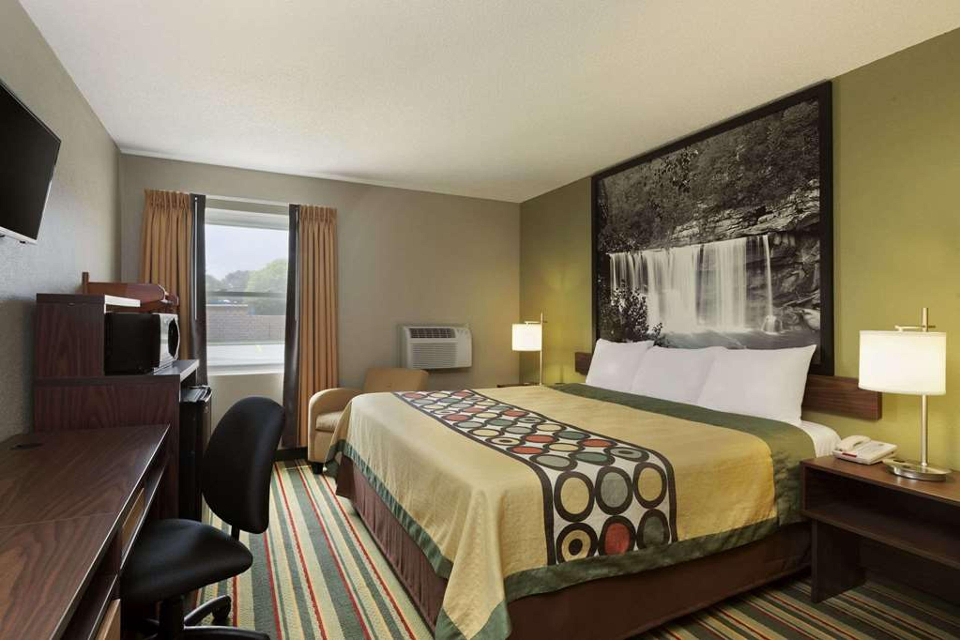 SUPER 8 BY WYNDHAM TUSCOLA
