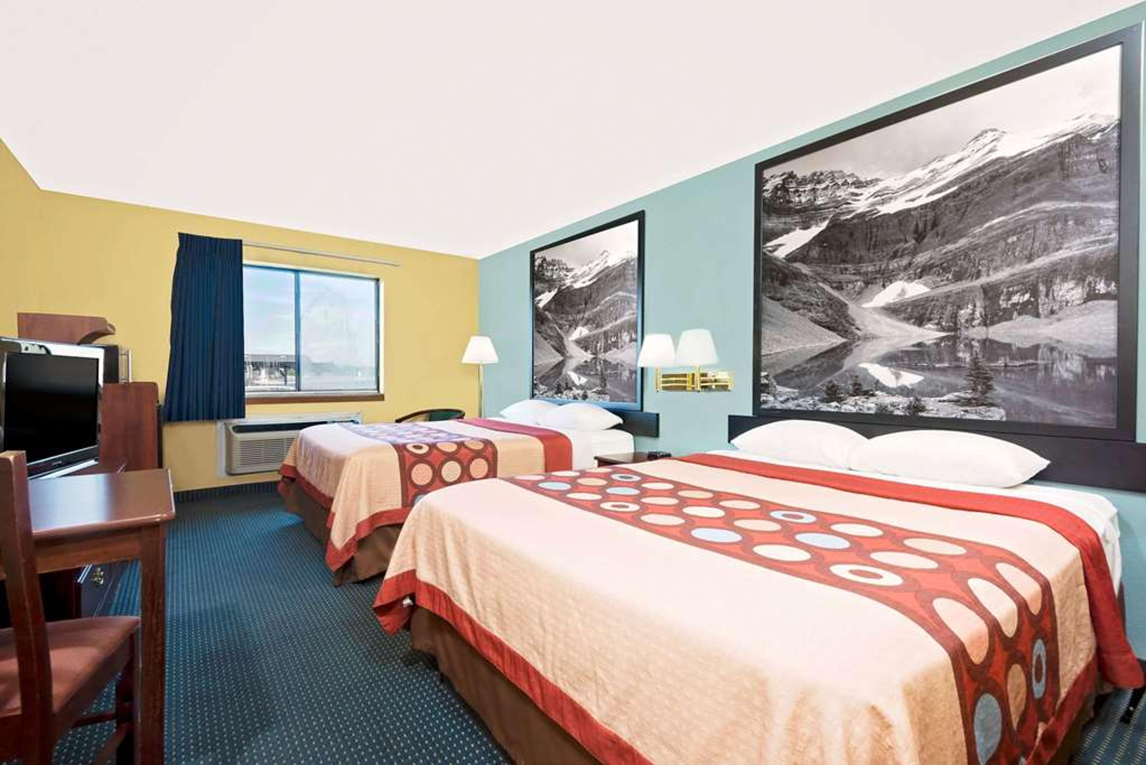 SUPER 8 BY WYNDHAM SOMERSET