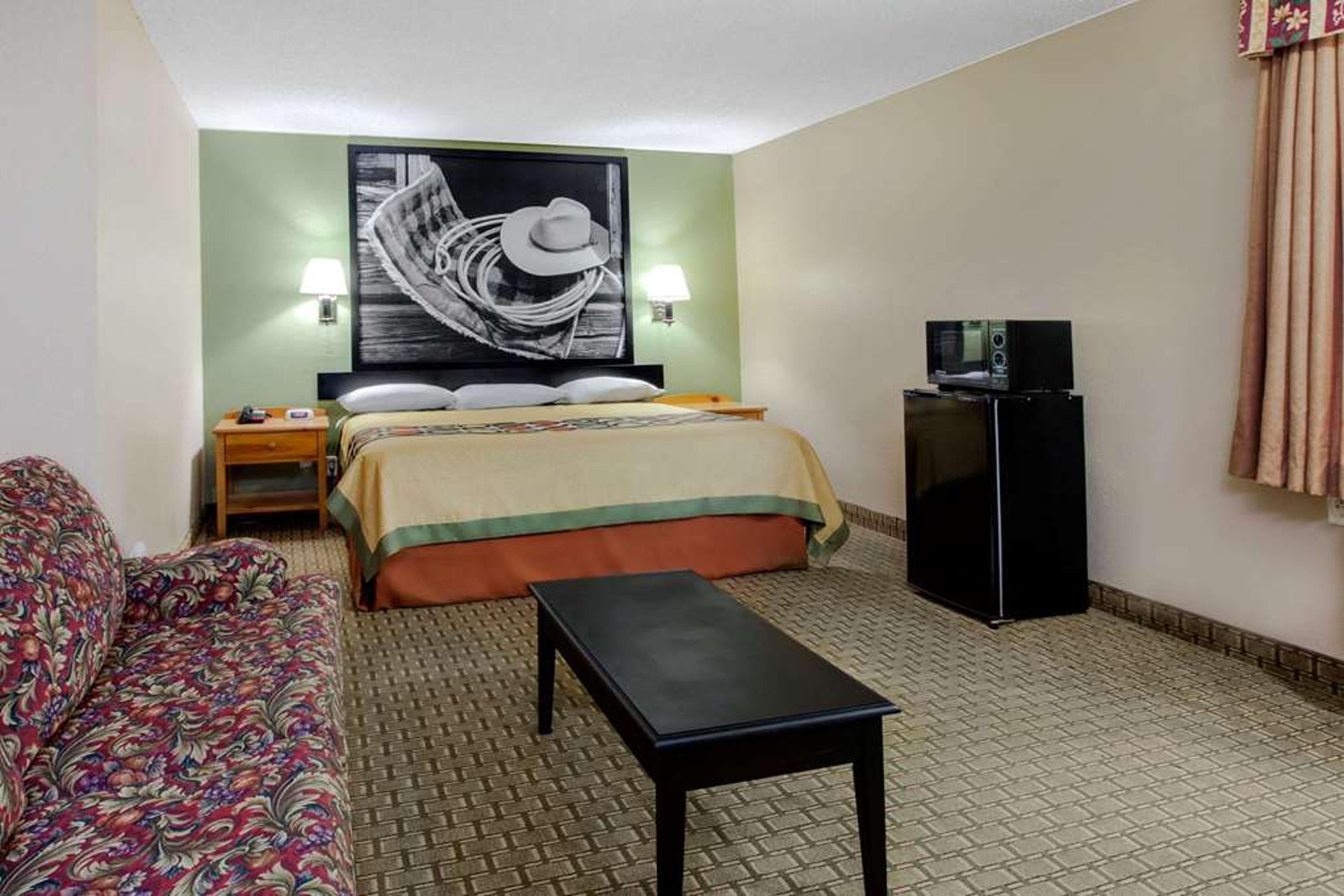 SUPER 8 BY WYNDHAM SHERMAN