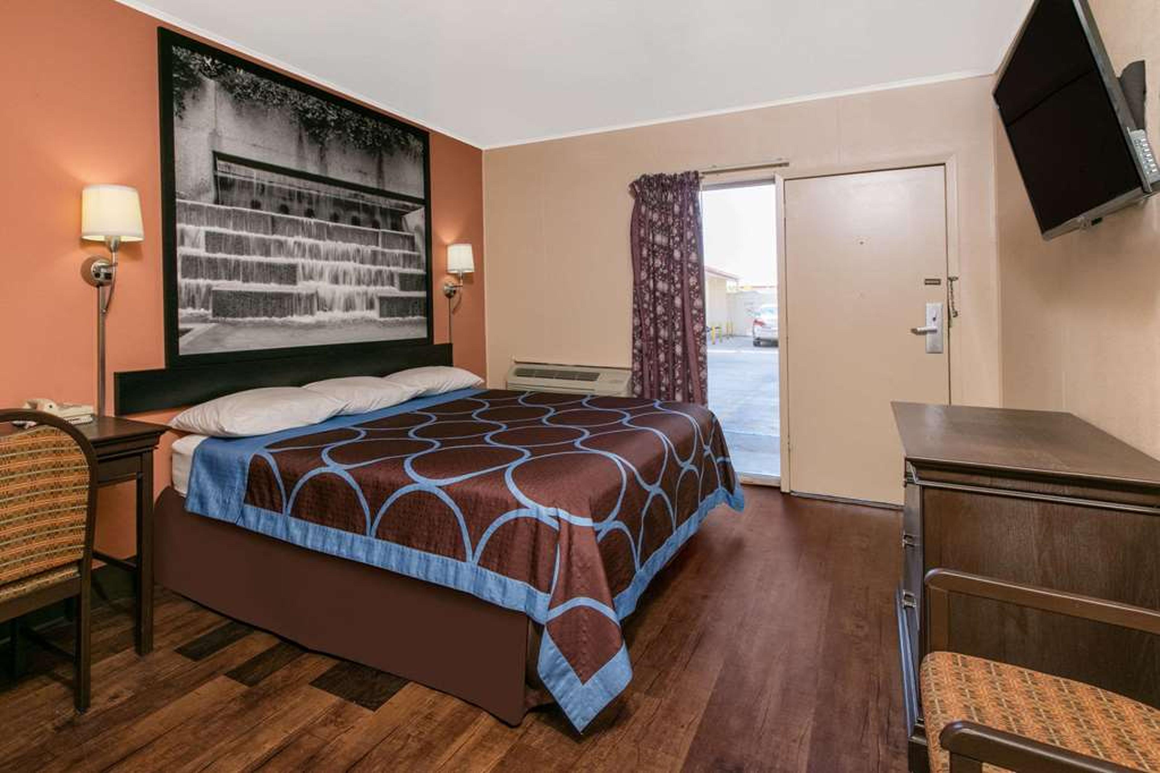 SUPER 8 BY WYNDHAM LUBBOCK CIVIC CE