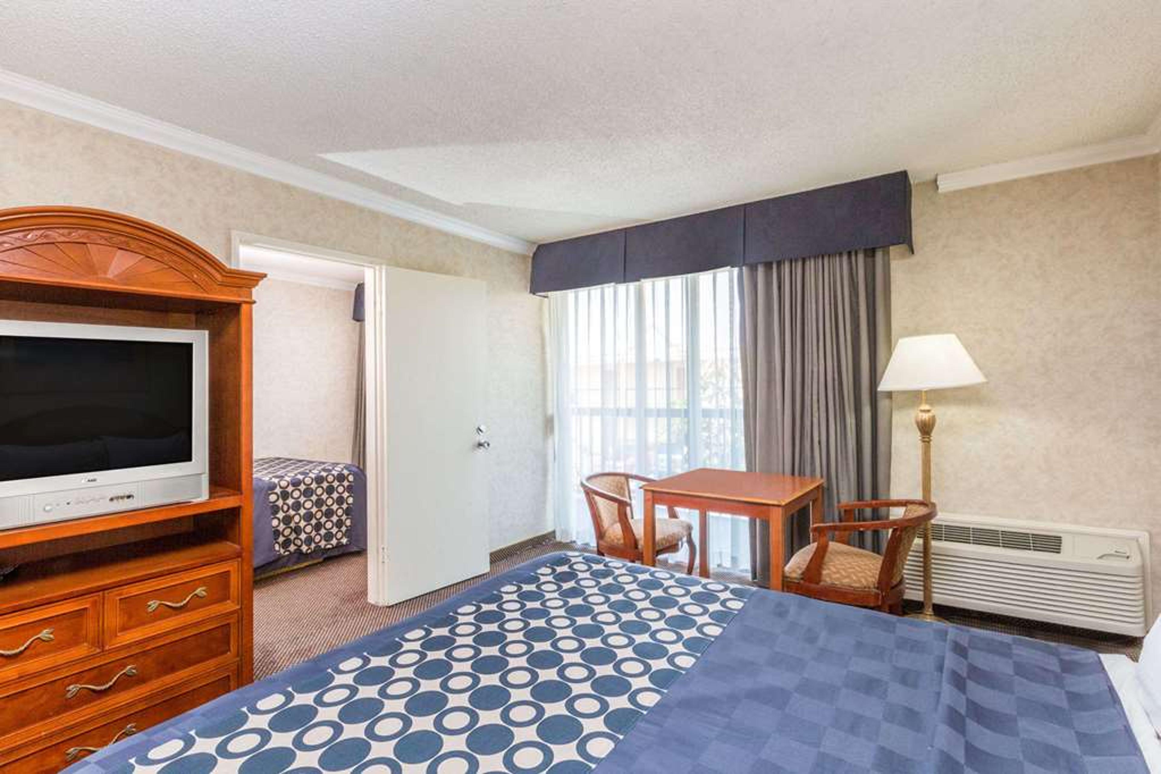 DAYS INN BY WYNDHAM LOS ANGELES LAX