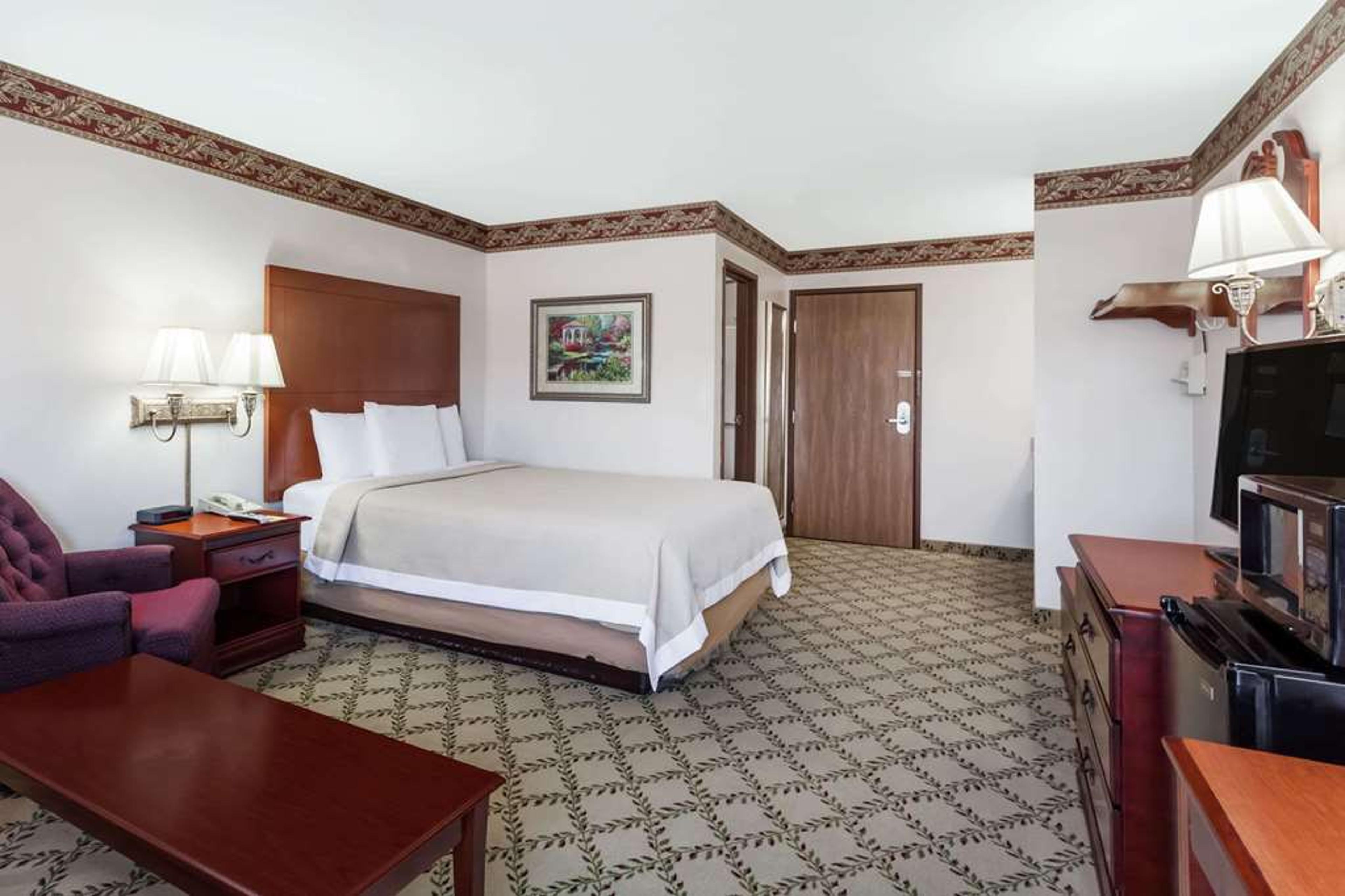 DAYS INN DYERSBURG