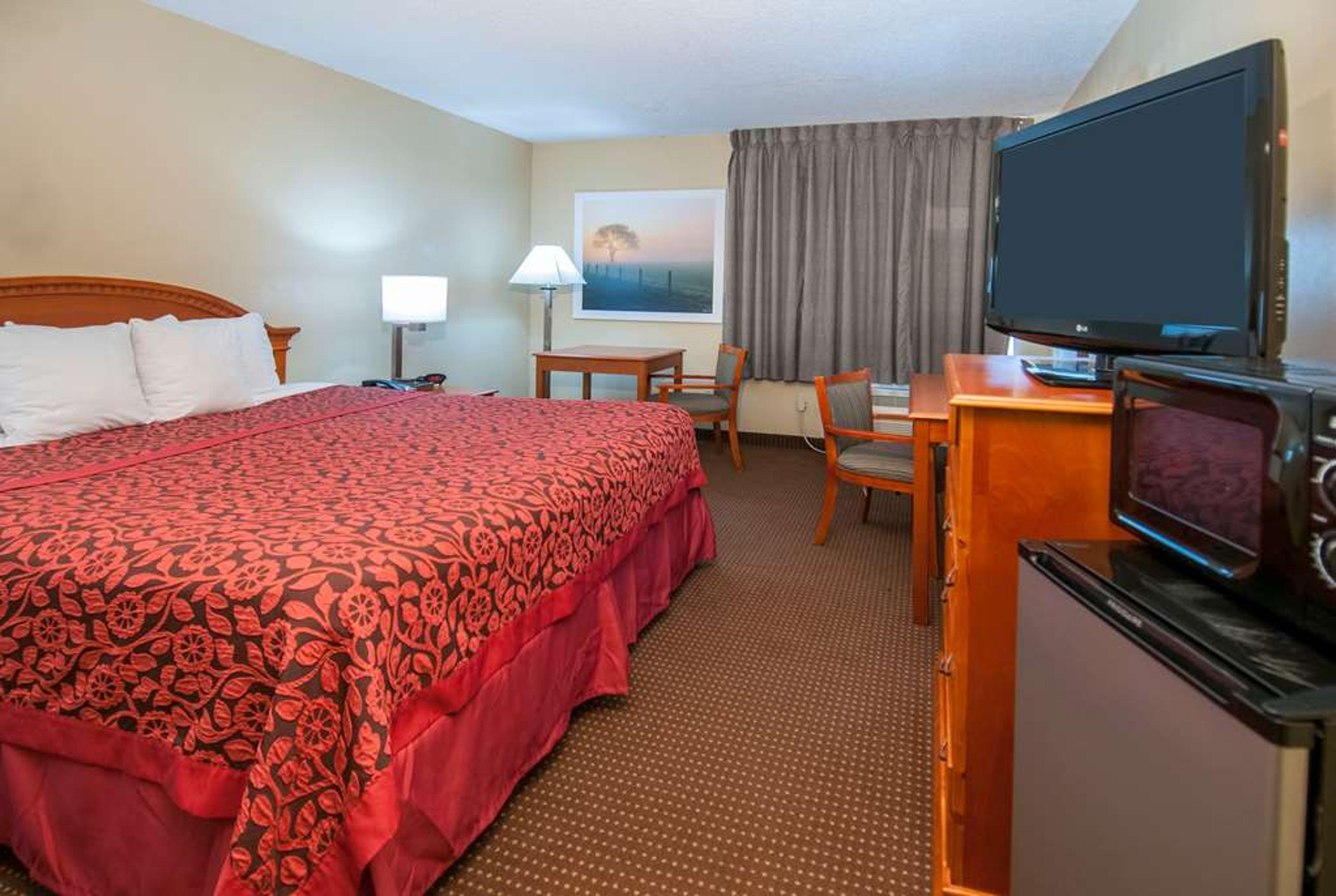 DAYS INN BY WYNDHAM PAULS VALLEY
