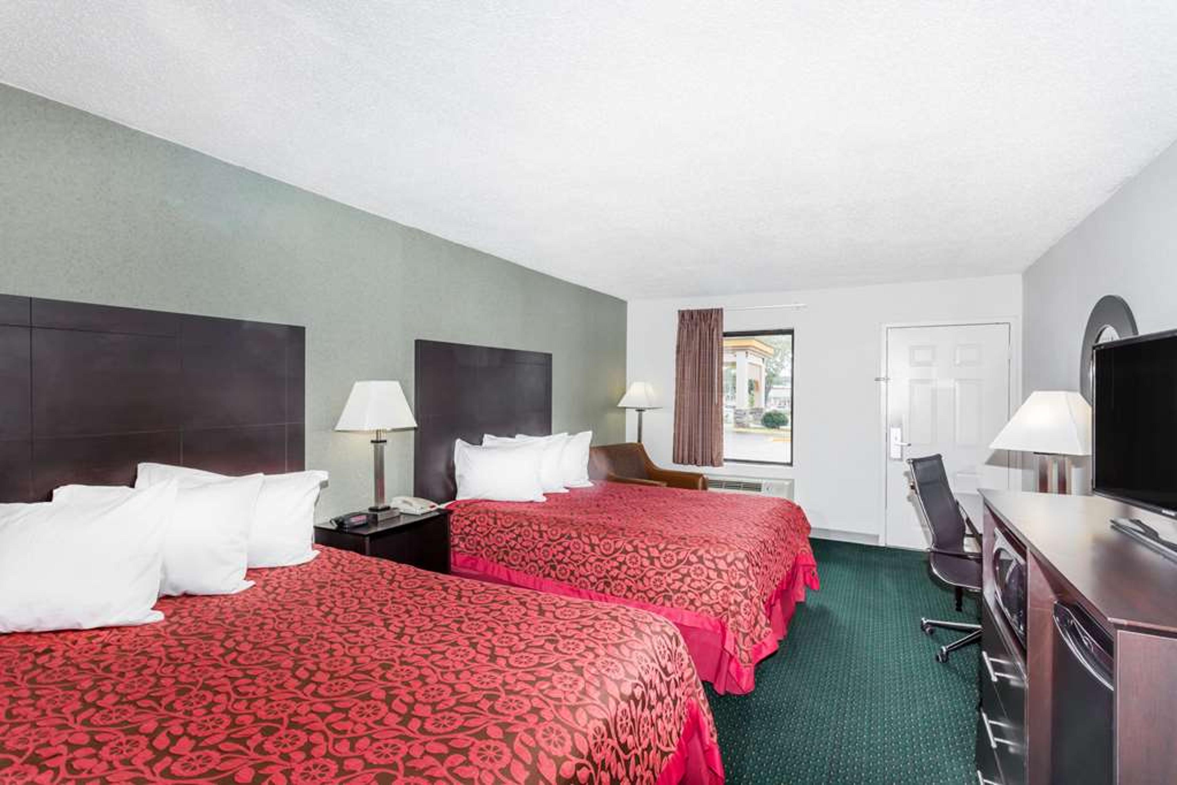 DAYS INN BY WYNDHAM, HENDERSONVILLE