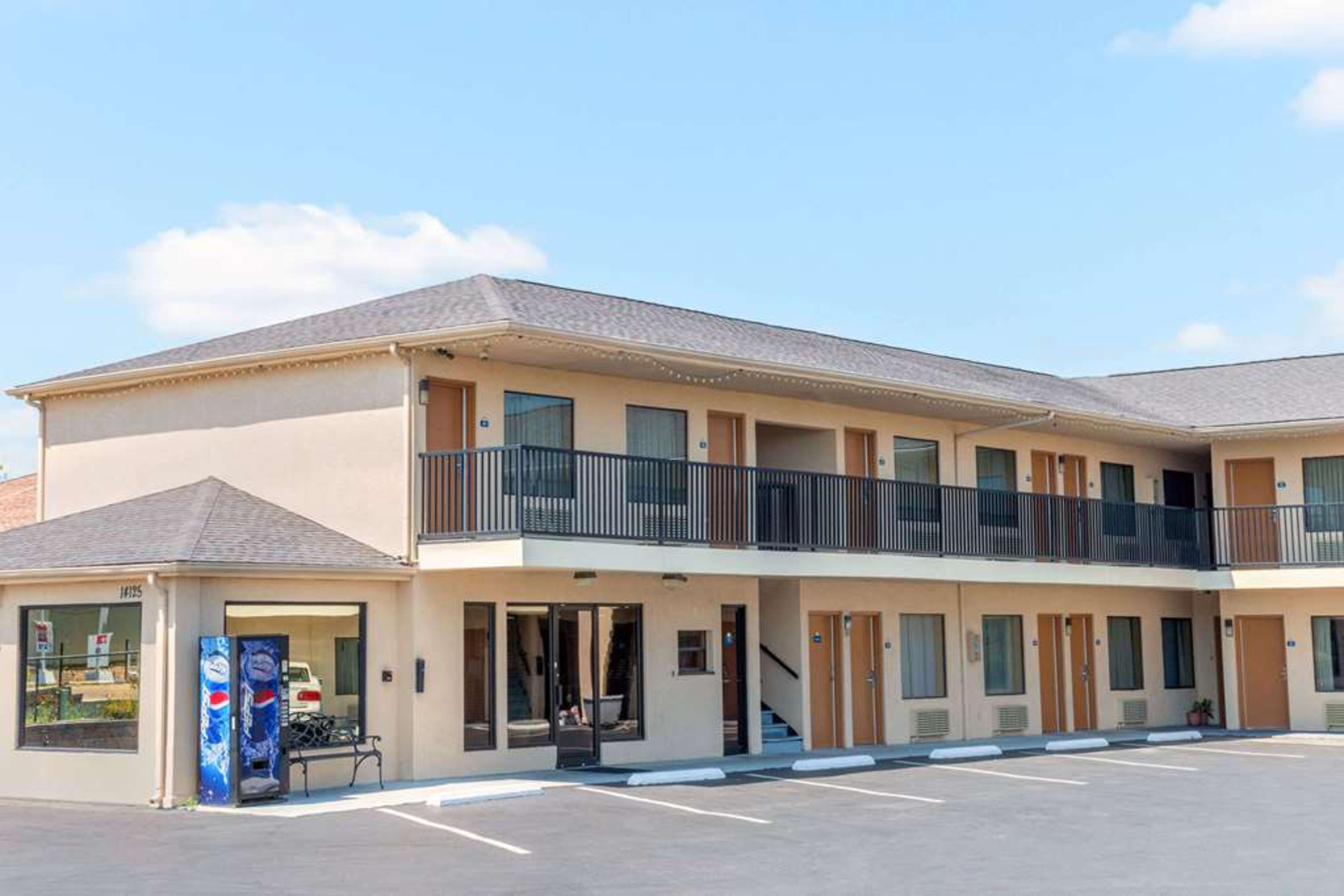 DAYS INN BY WYNDHAM ST. ROBERT WAYN