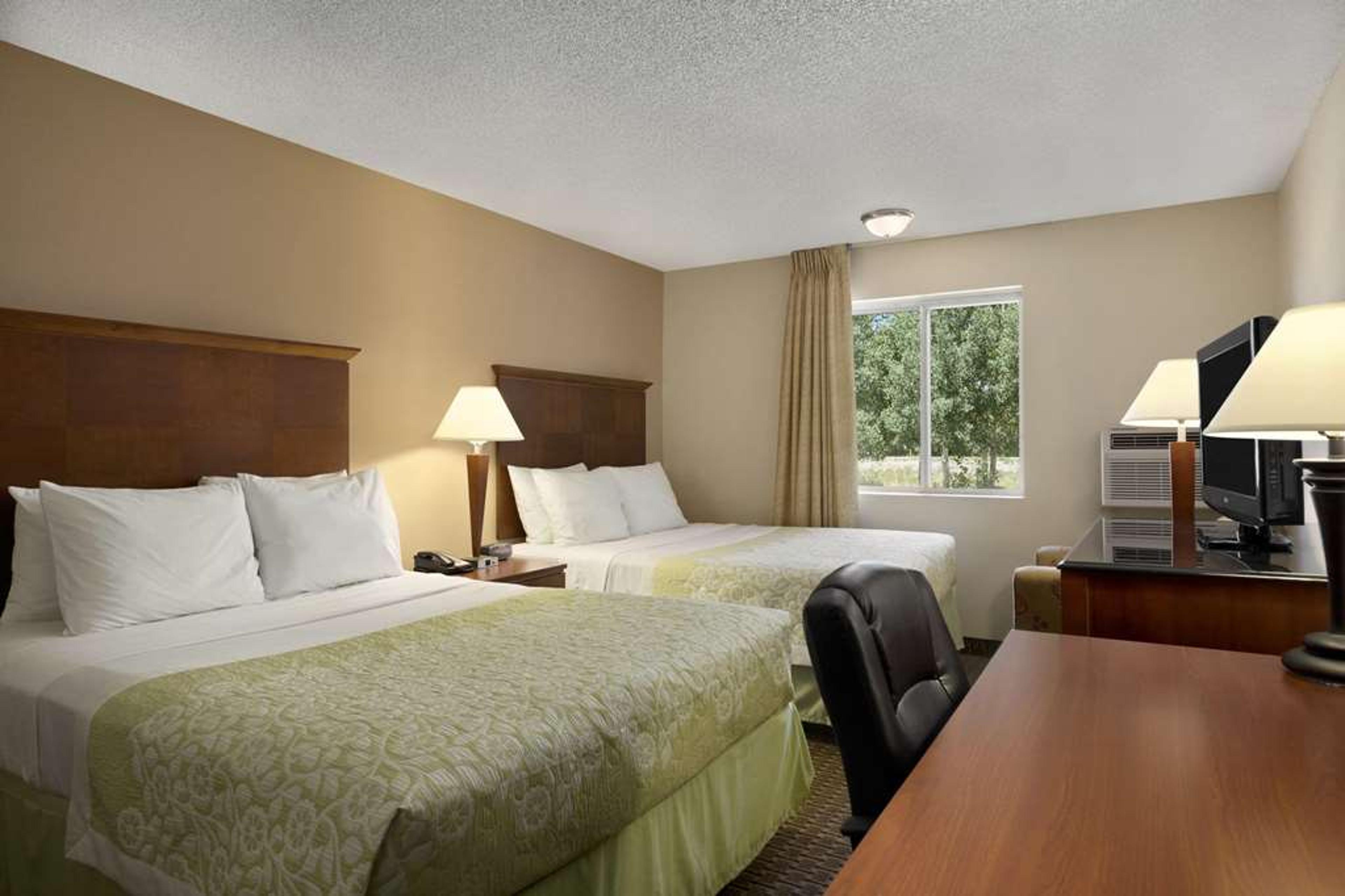 DAYS INN & SUITES BY WYNDHAM, GUNNI