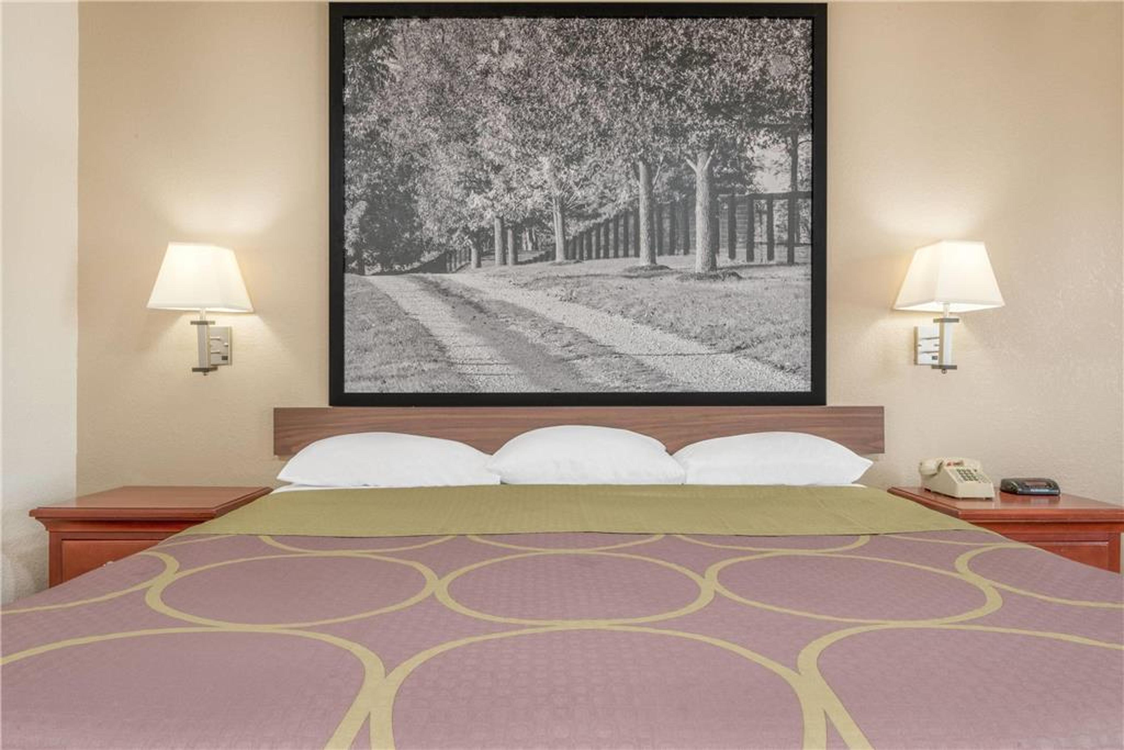 SUPER 8 BY WYNDHAM VINCENNES
