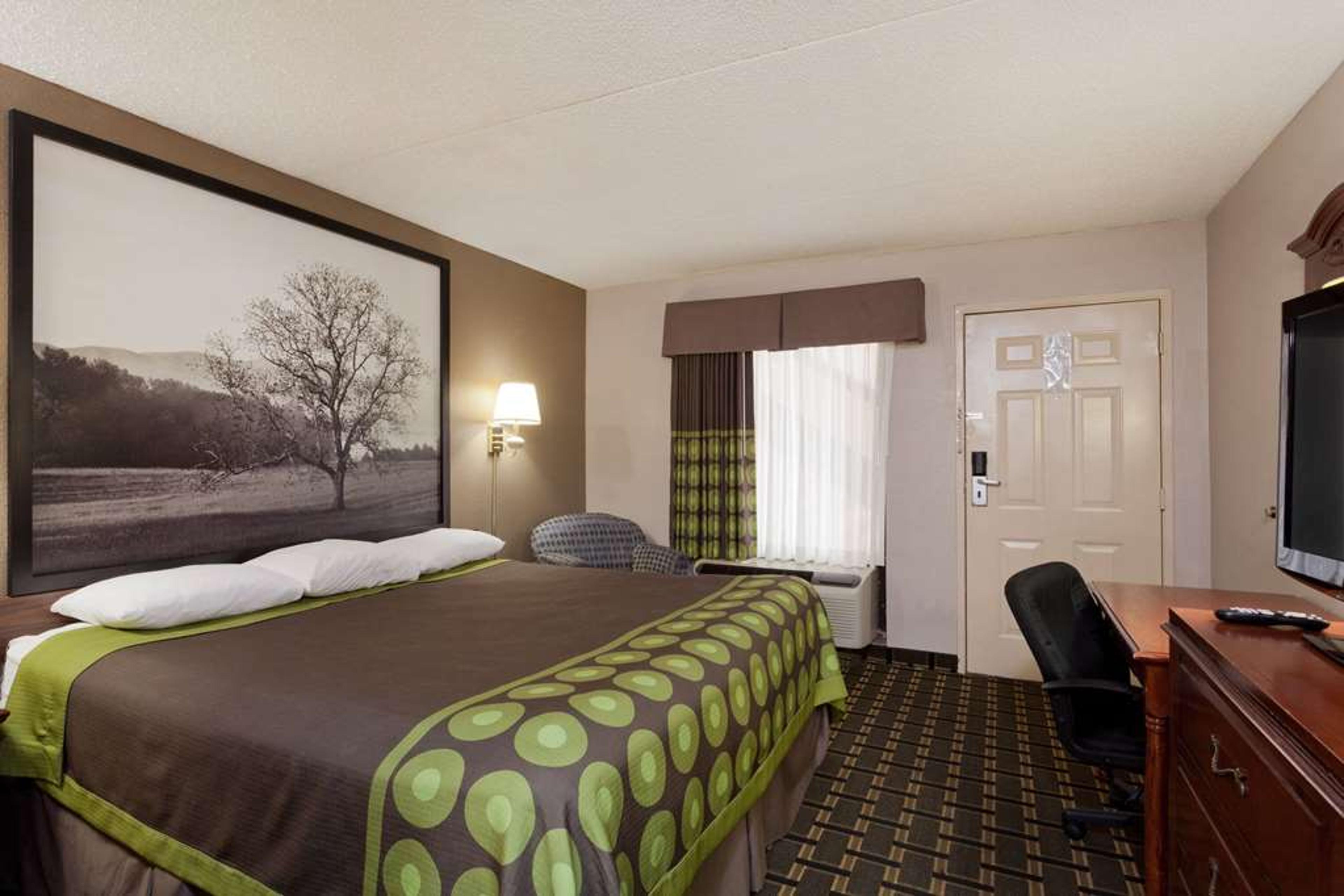SUPER 8 BY WYNDHAM KNOXVILLE WEST/F