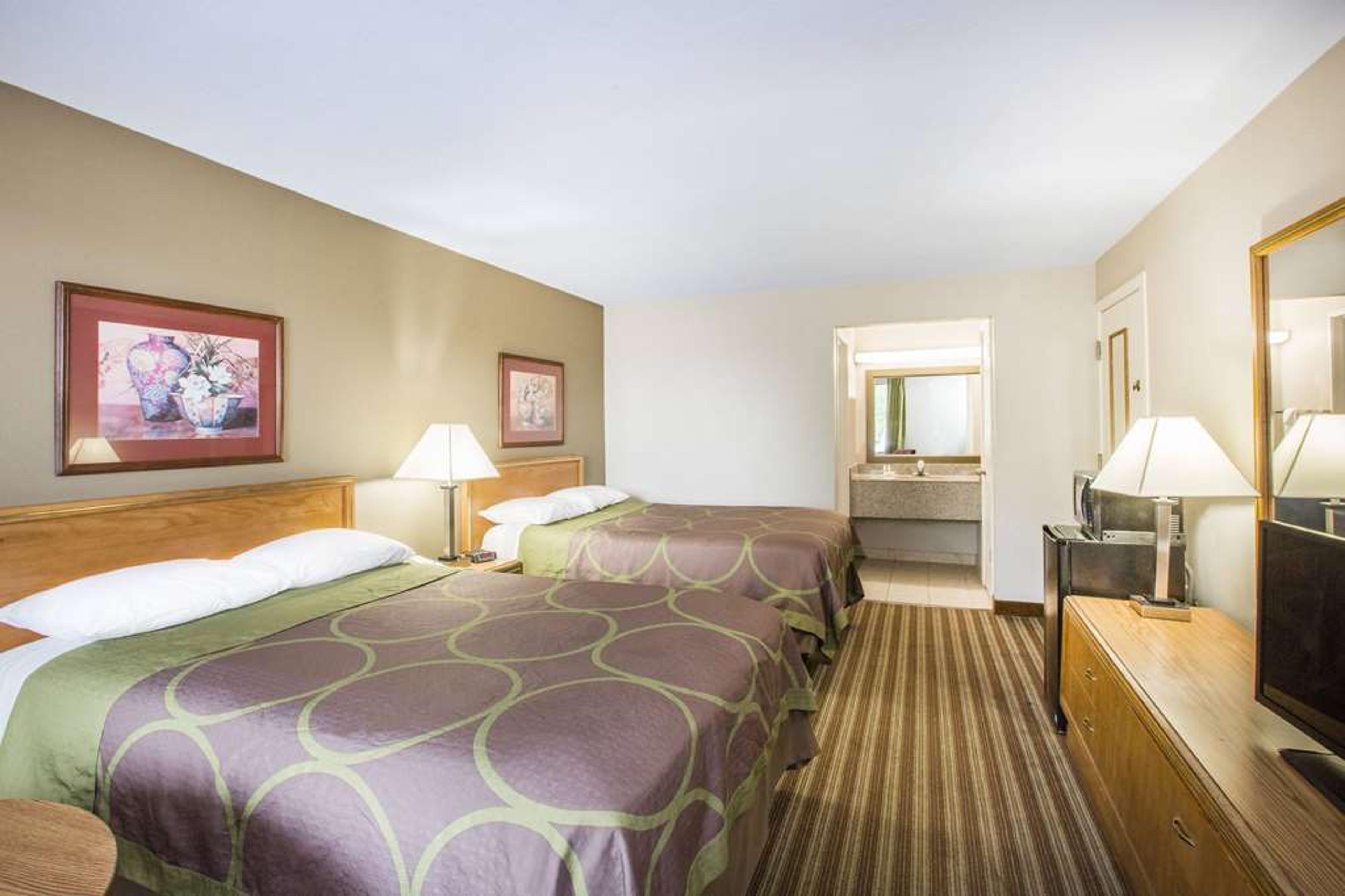 SUPER 8 OXFORD
