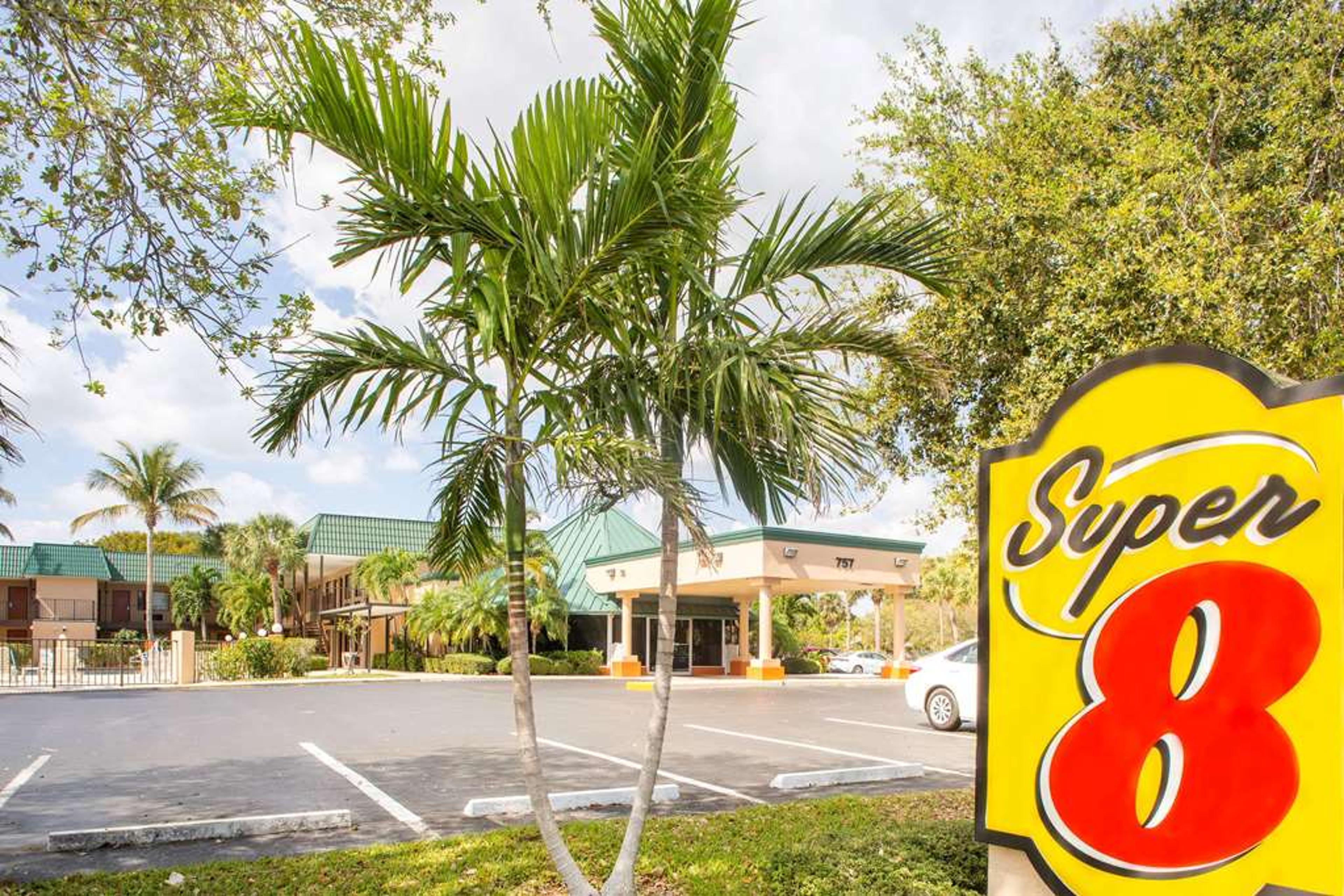 SUPER 8 NORTH PALM BEACH