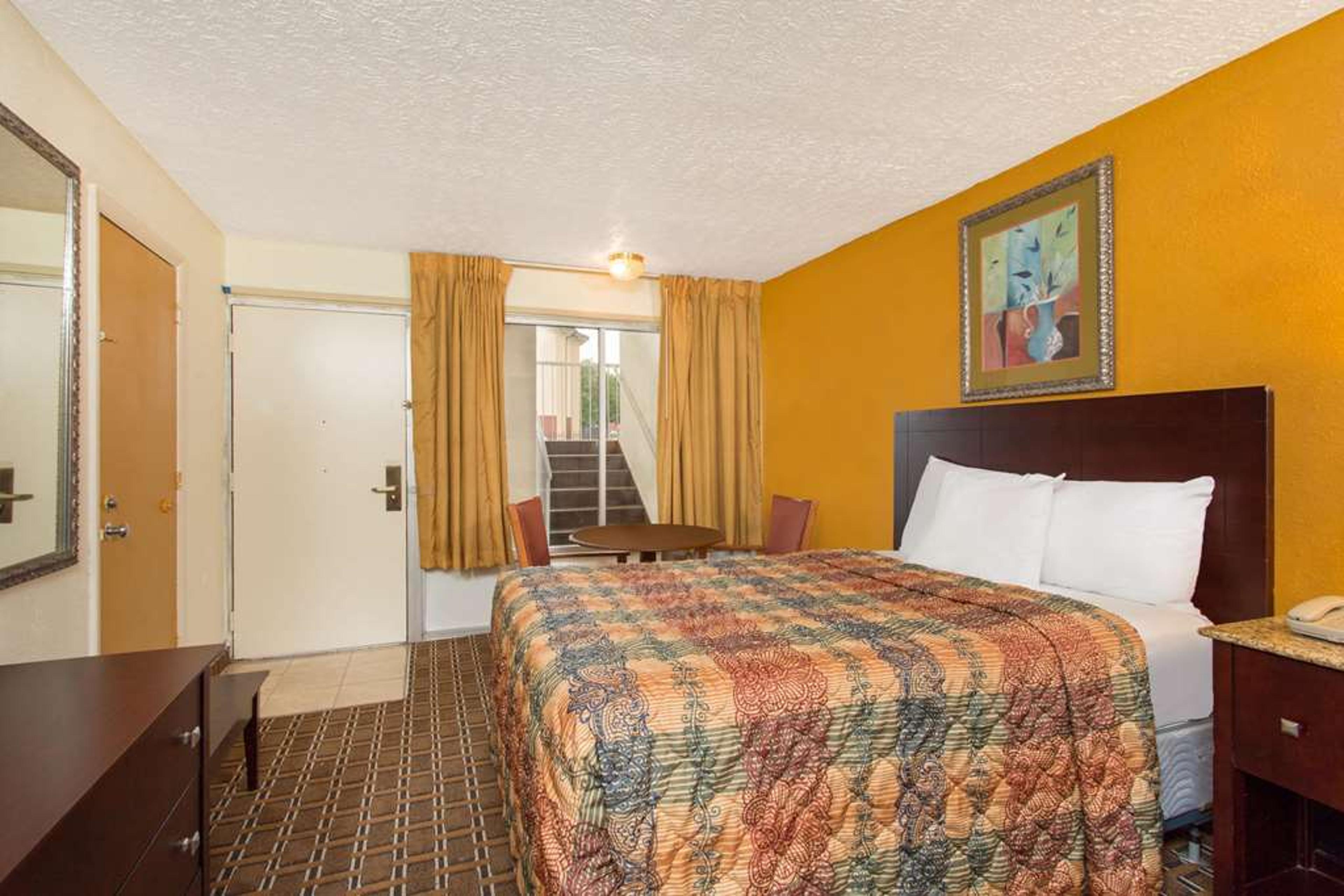 DAYS INN BY WYNDHAM CHESTER