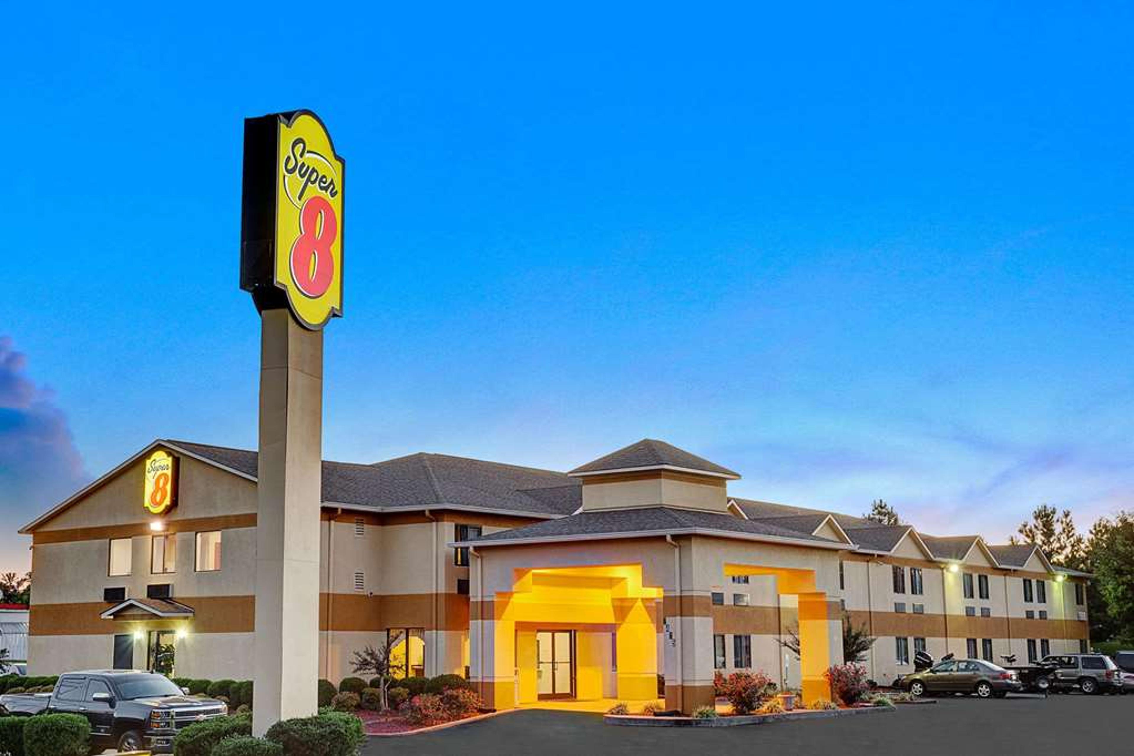 SUPER 8 BY WYNDHAM HERNANDO
