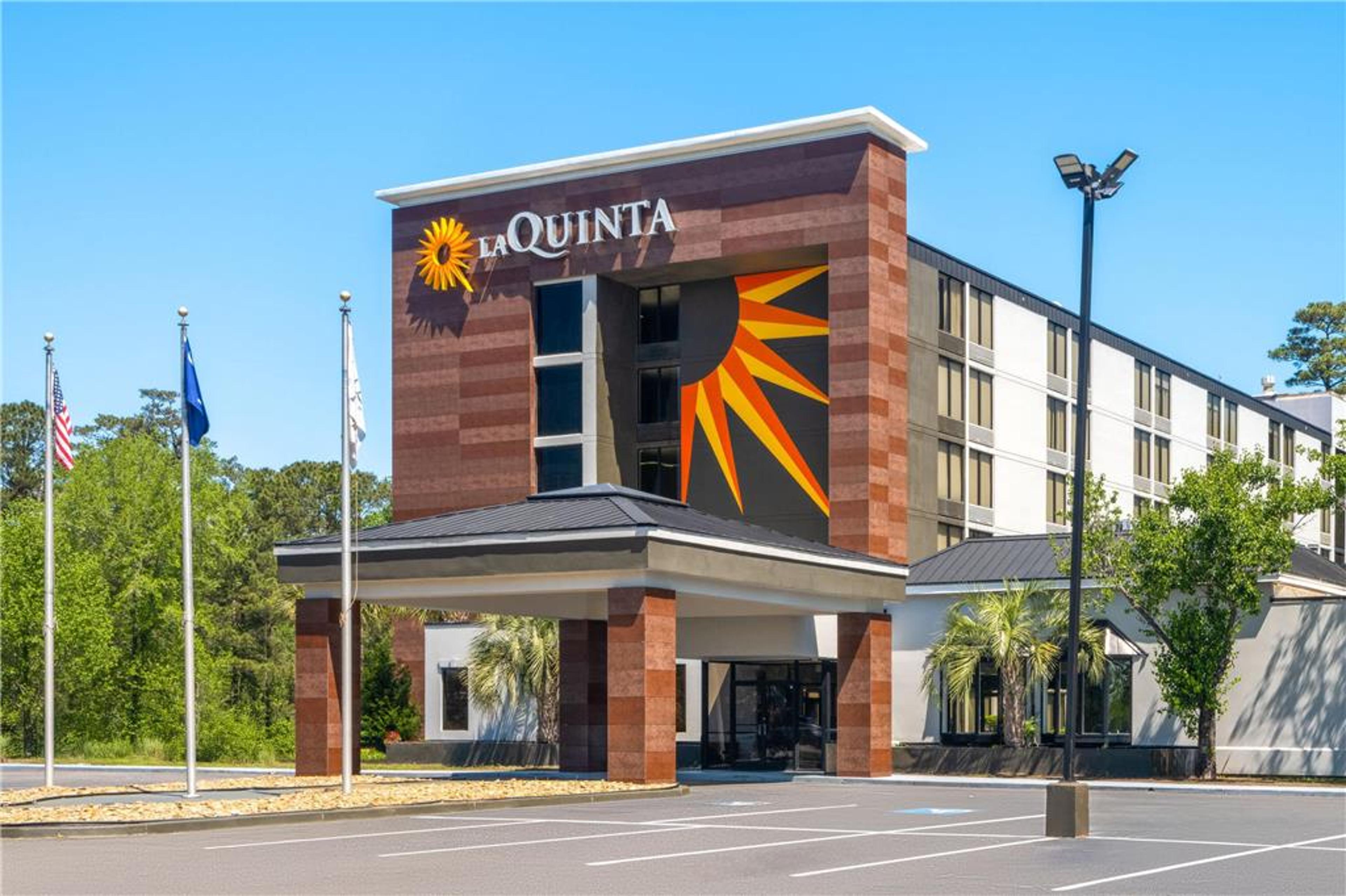 LA QUINTA INN & SUITES BY WYNDHAM M