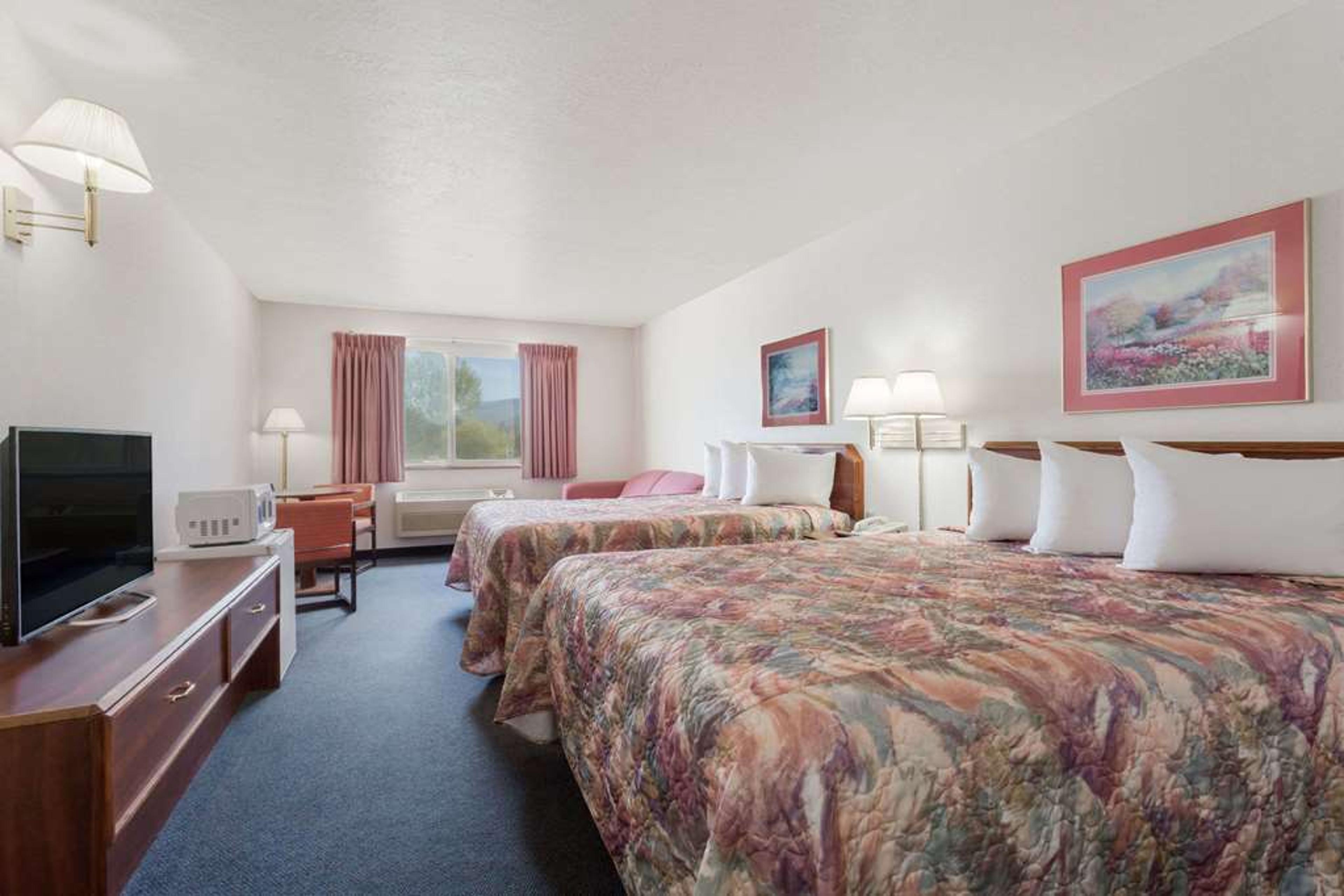 DAYS INN BY WYNDHAM TORREY CAPITAL