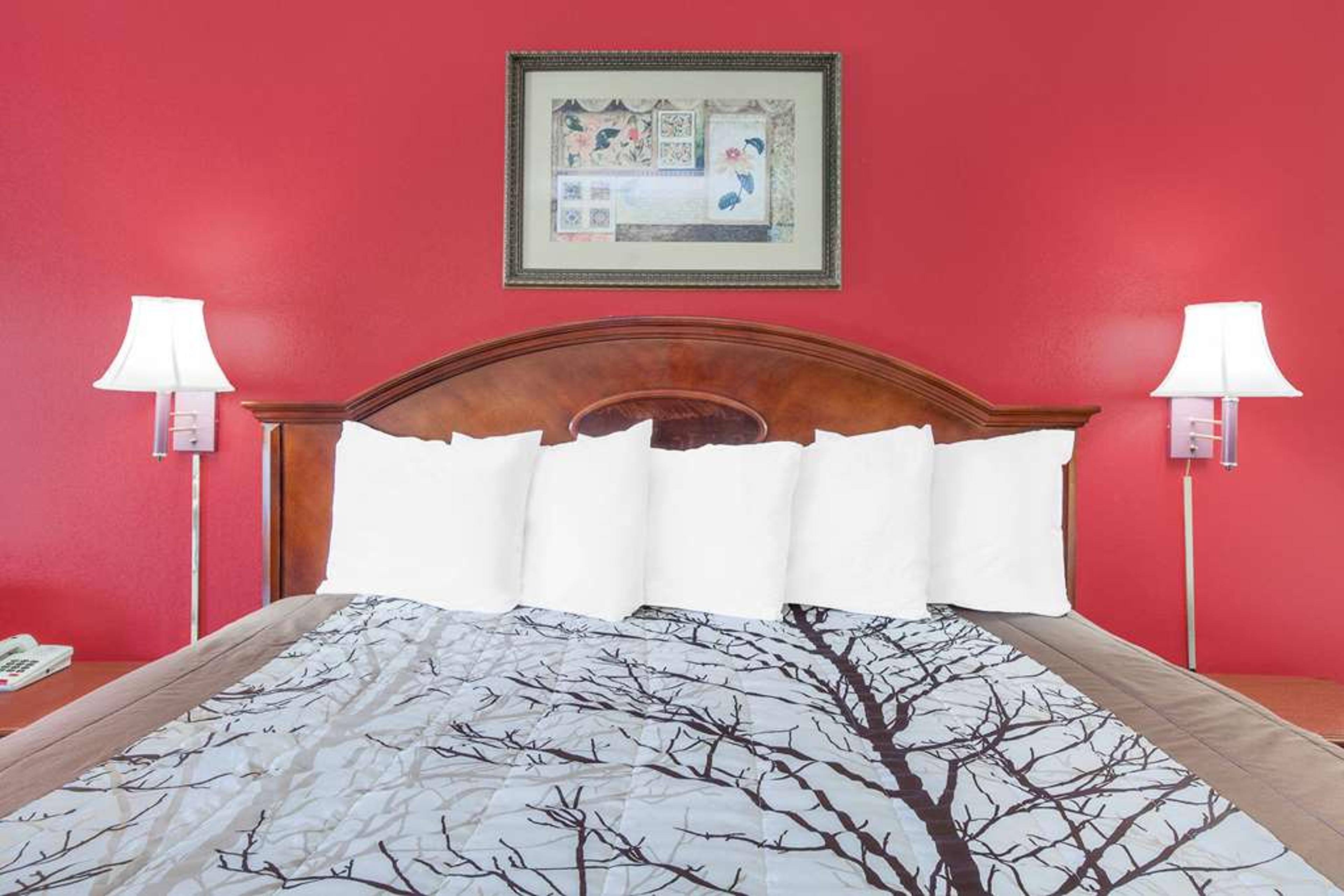 DAYS INN BY WYNDHAM, NEWTON