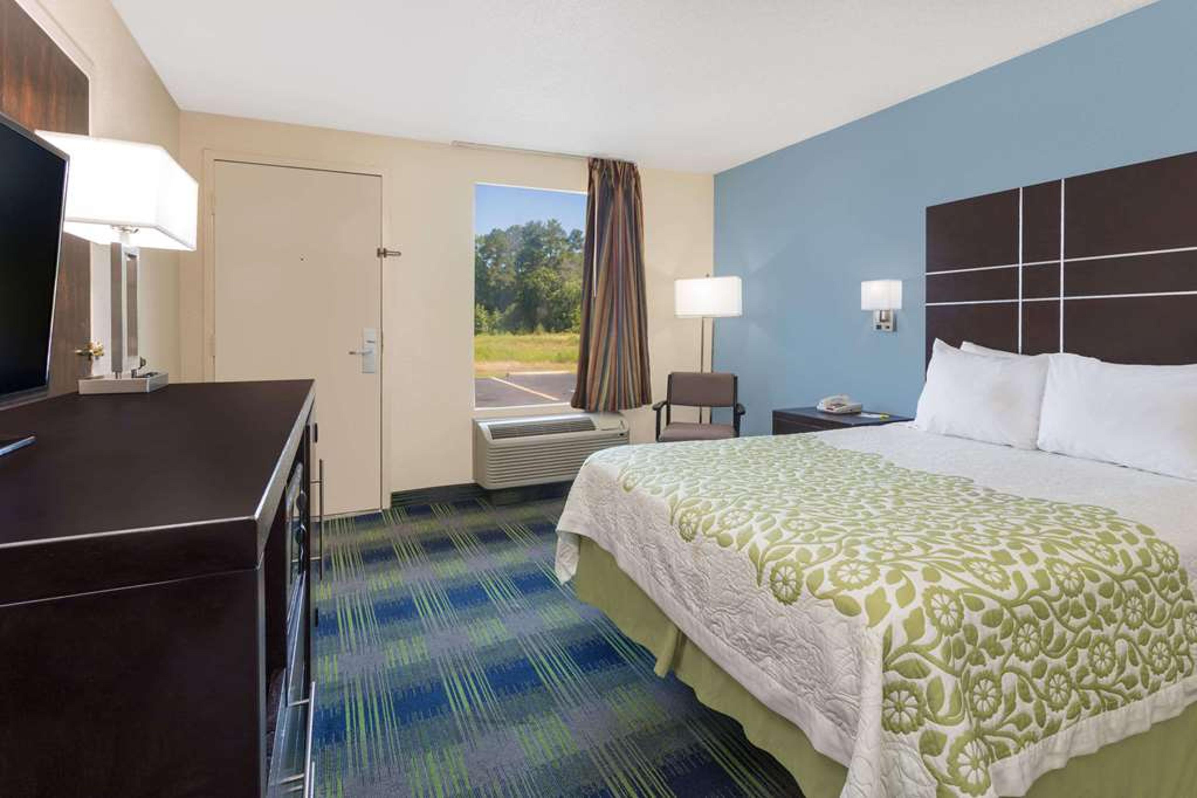 DAYS INN BY WYNDHAM, NEWBERRY