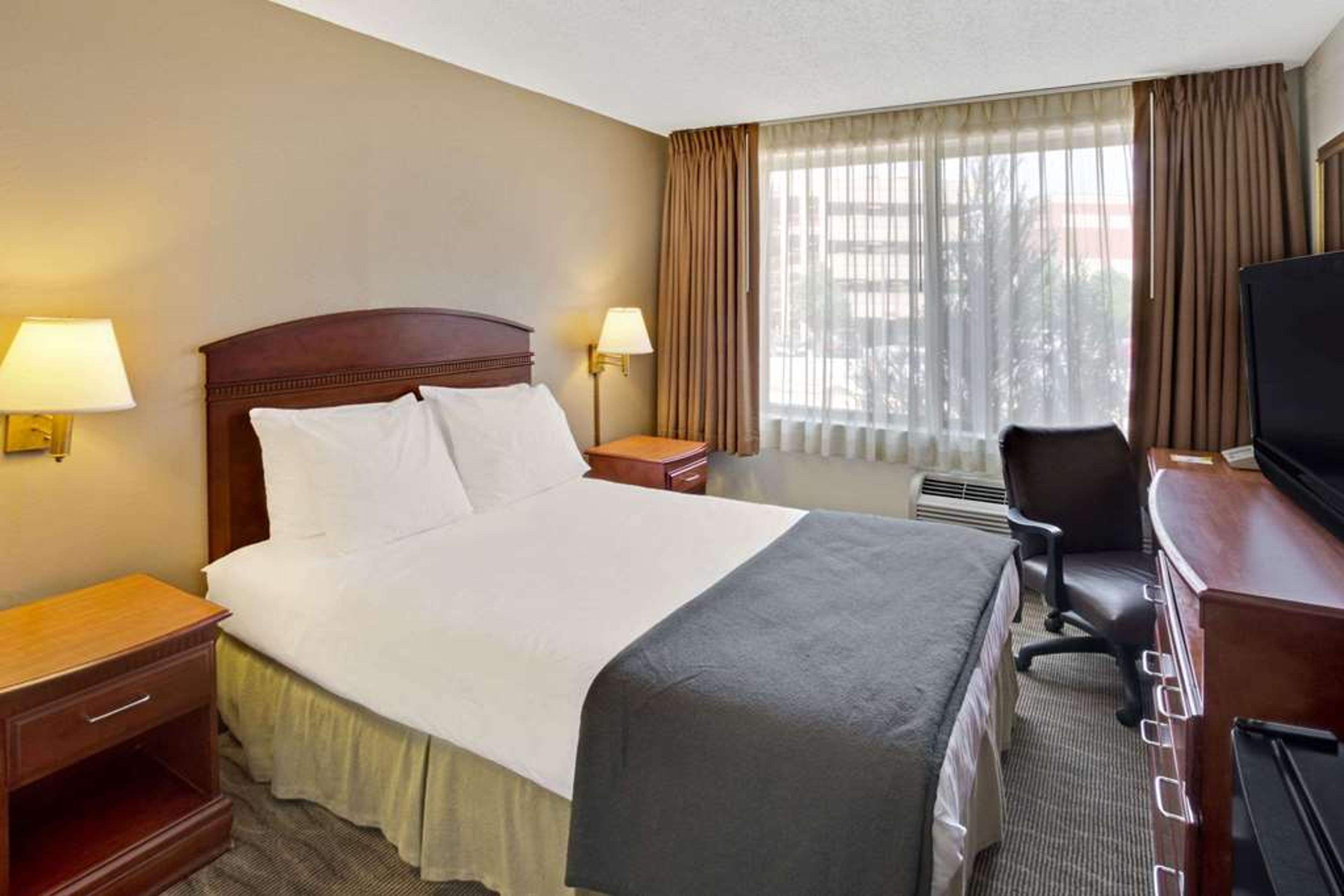 DAYS INN BY WYNDHAM SILVER SPRING