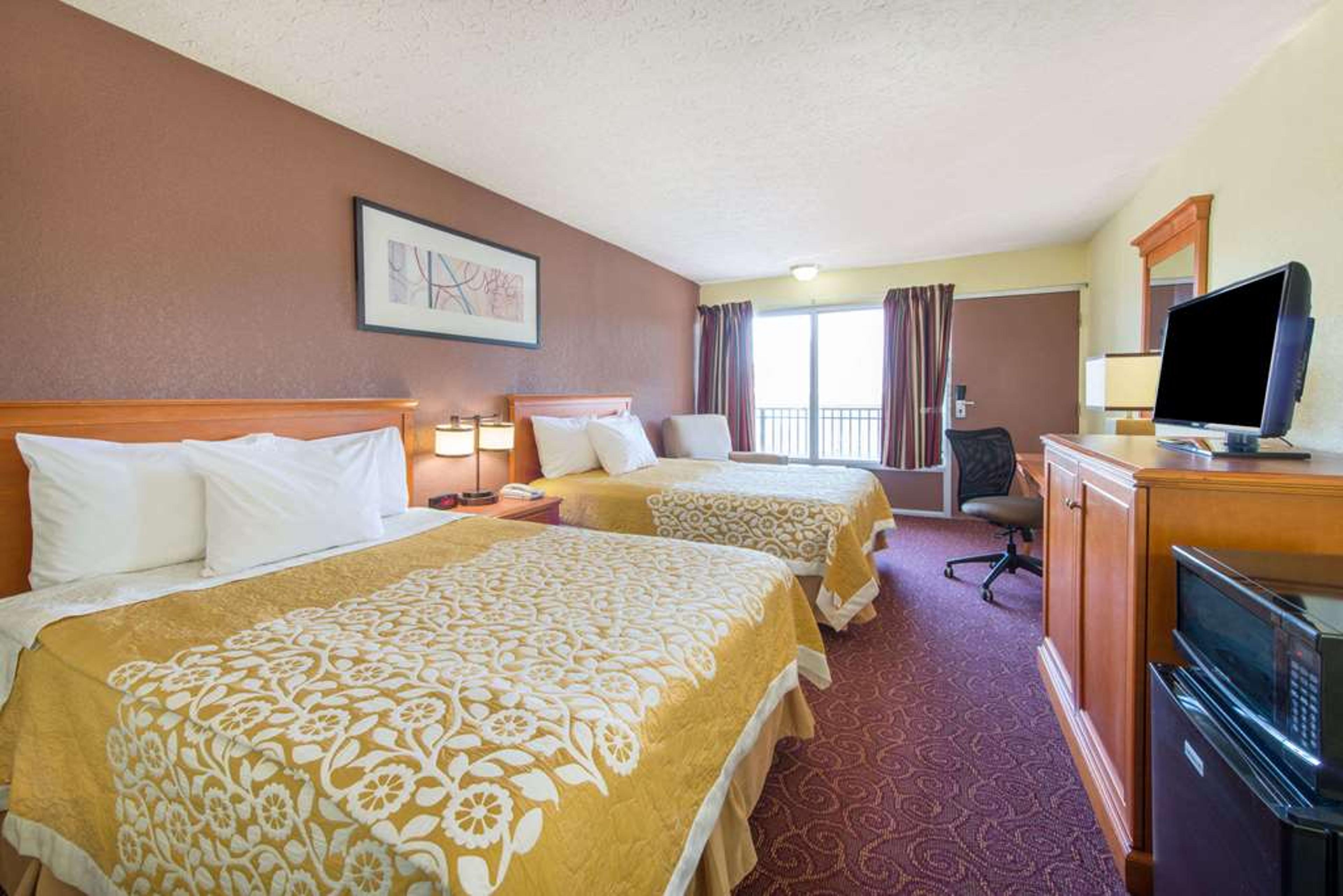 DAYS INN BY WYNDHAM FRANKFORT
