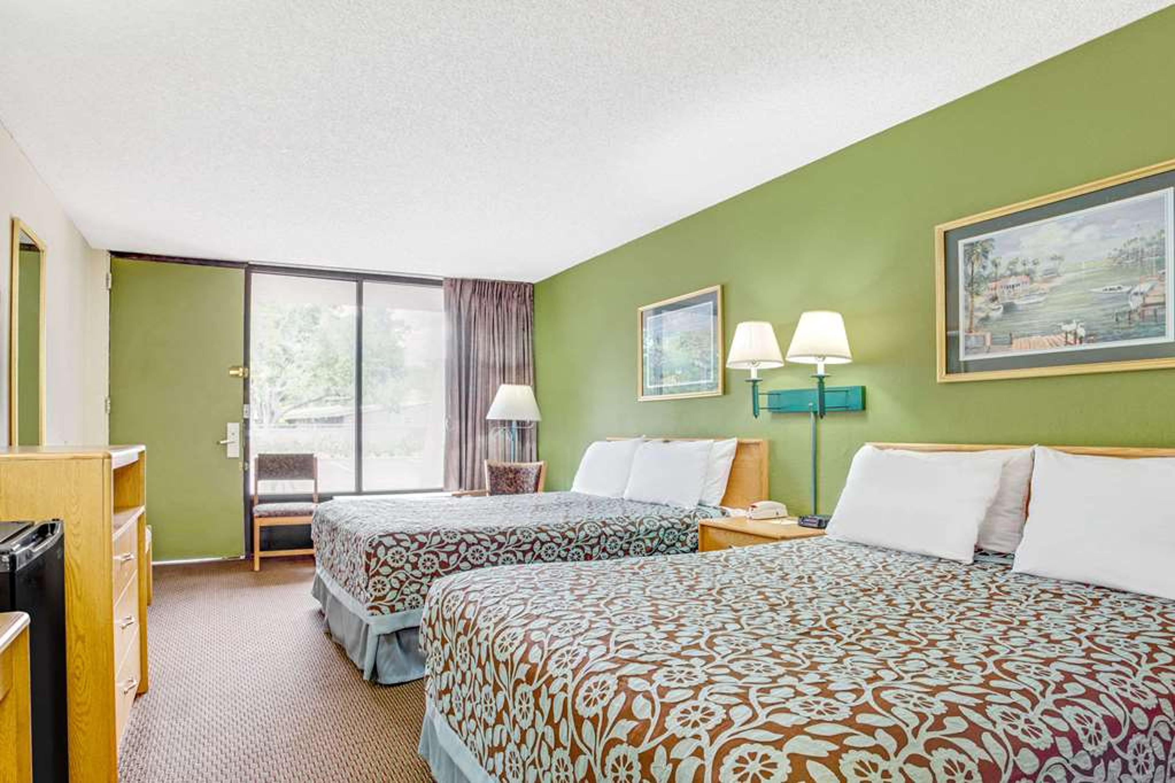 DAYS INN BY WYNDHAM BRADENTON - NEA