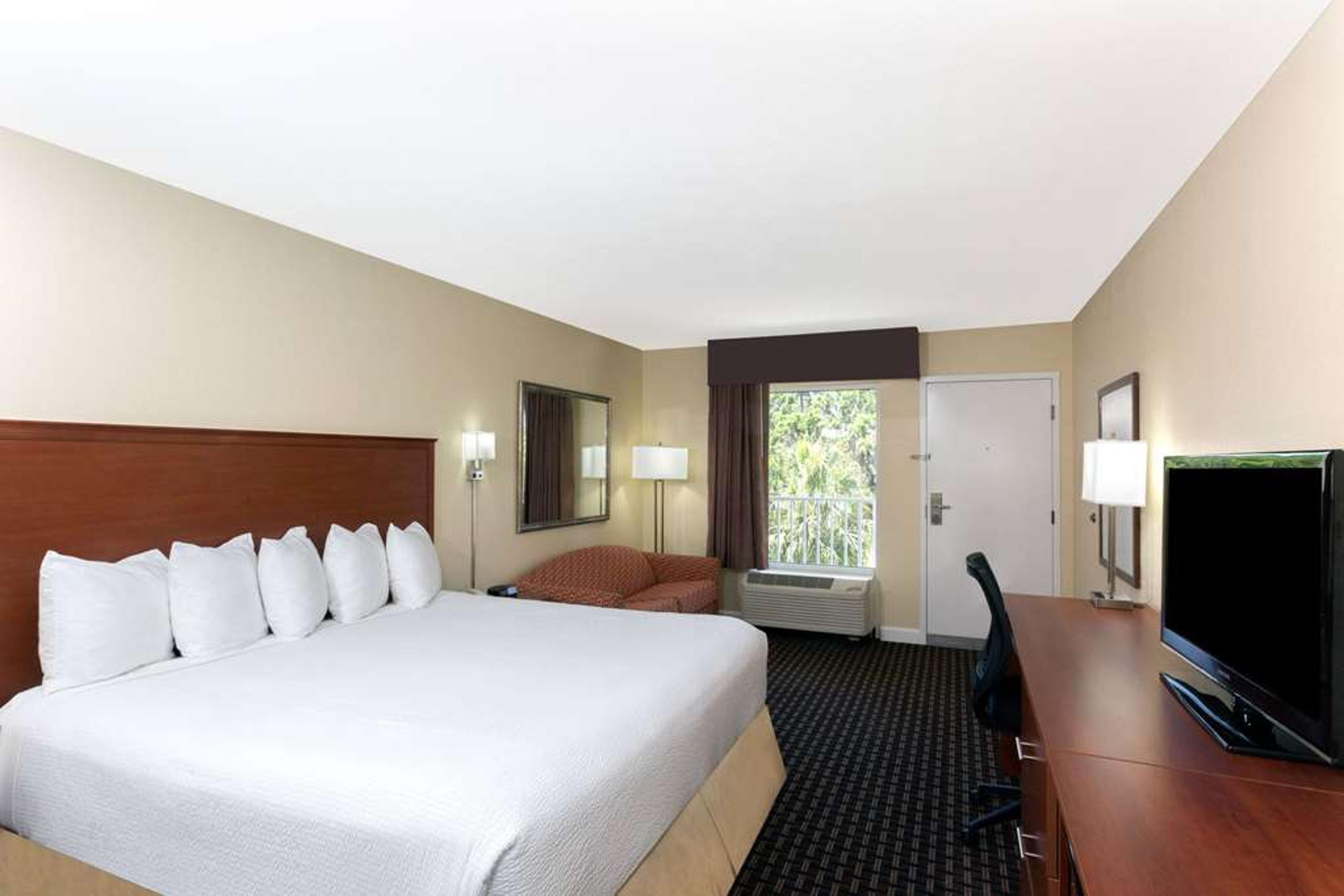 DAYS INN BY WYNDHAM PORT CHARLOTTE/