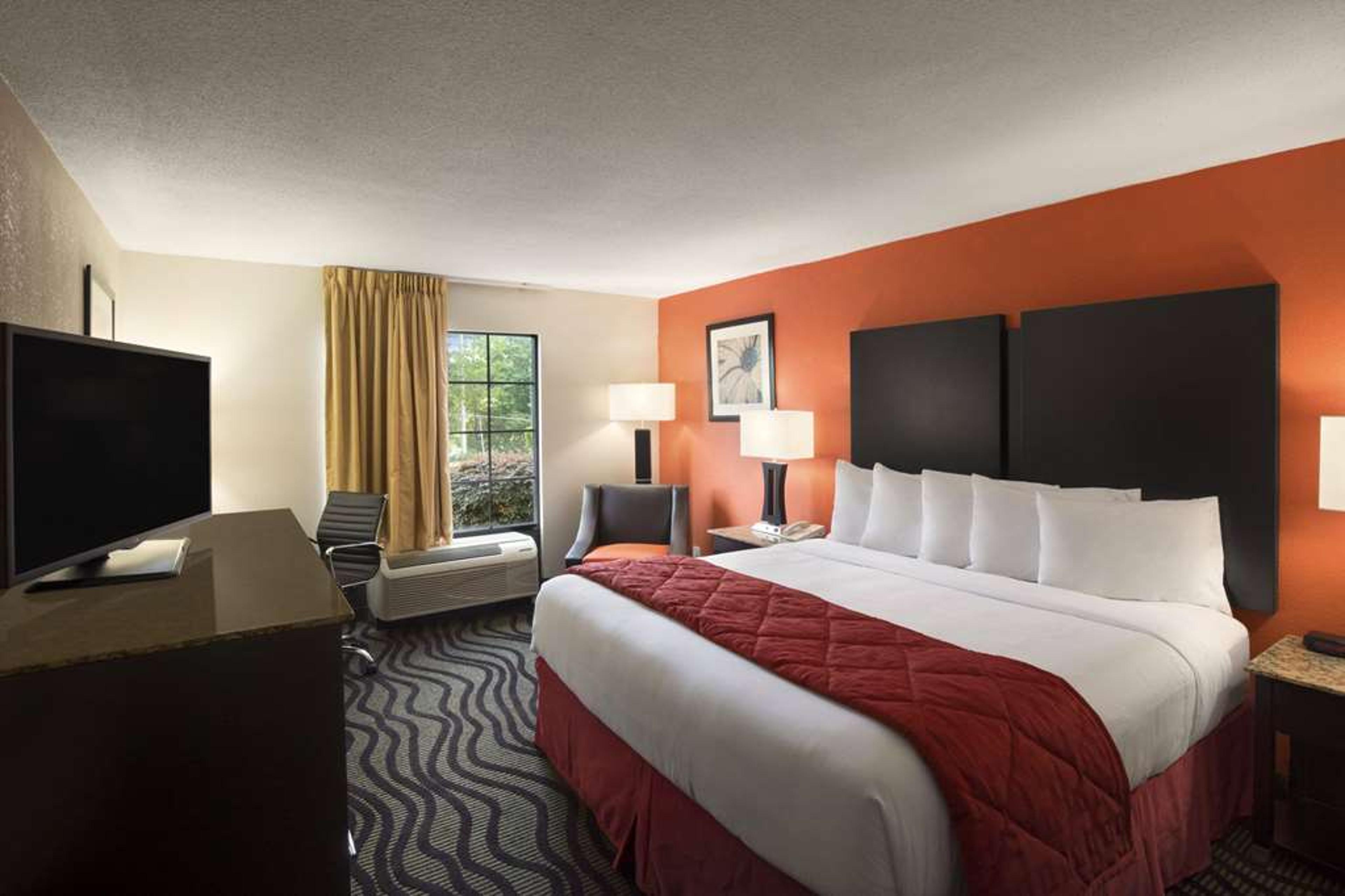 DAYS INN BY WYNDHAM ROME DOWNTOWN